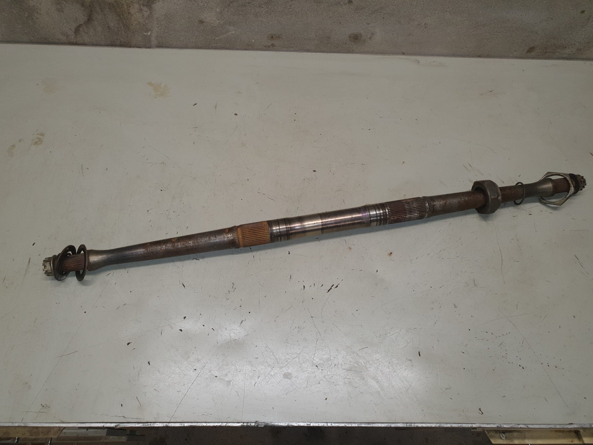 Arbre de roue arriere suzuki 450 ltr-1