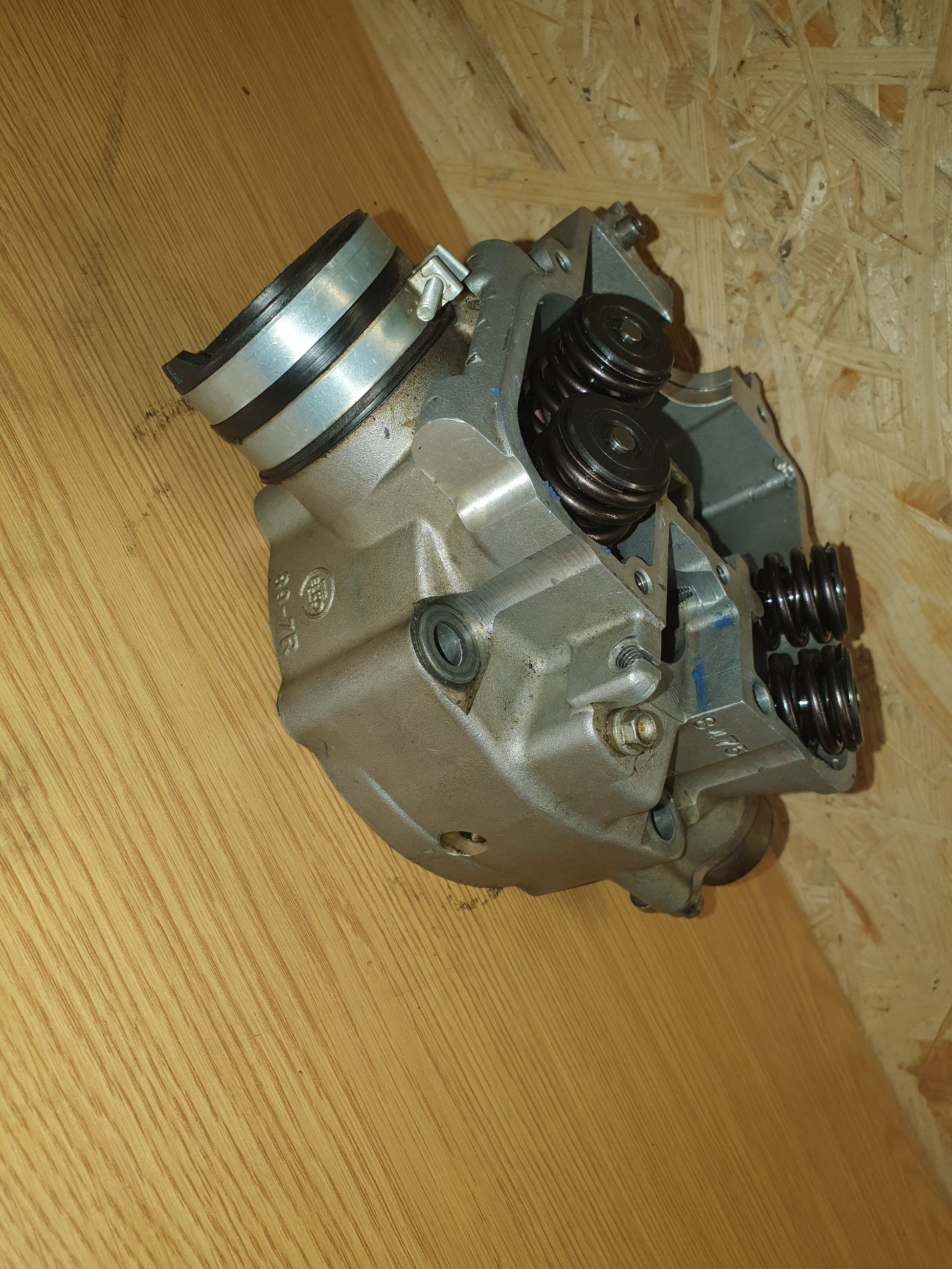 Culasse ktm 400 exc 2002-1