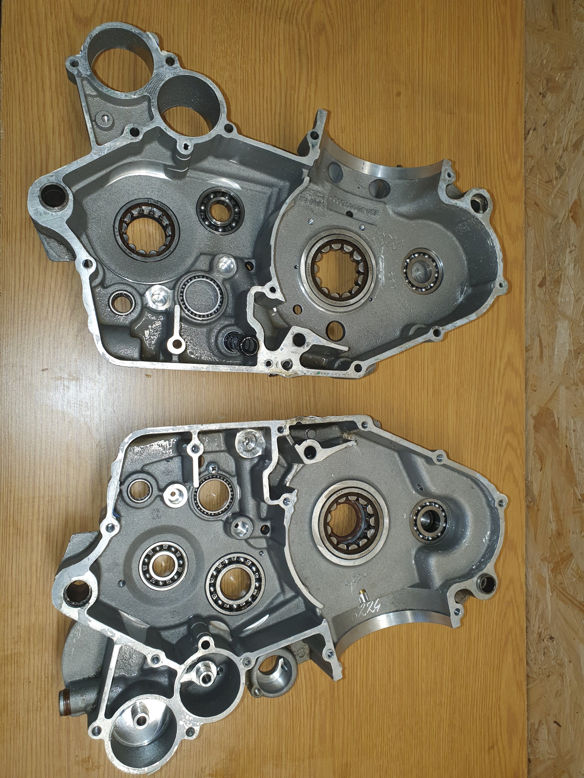 Paire de carters moteur ktm 400 exc 2002-4