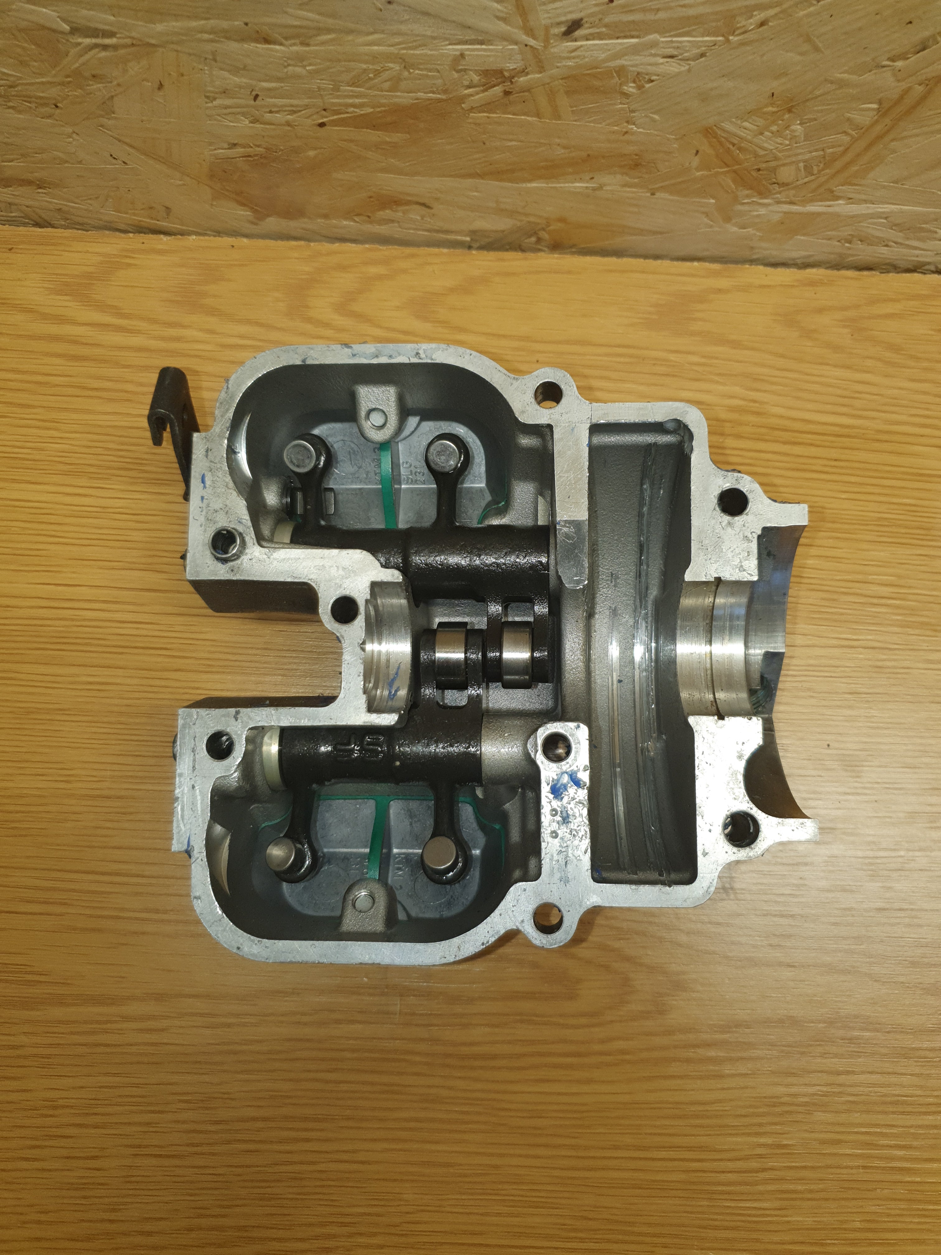 Couvercle culasse et culbuteur ktm 400 exc 2002