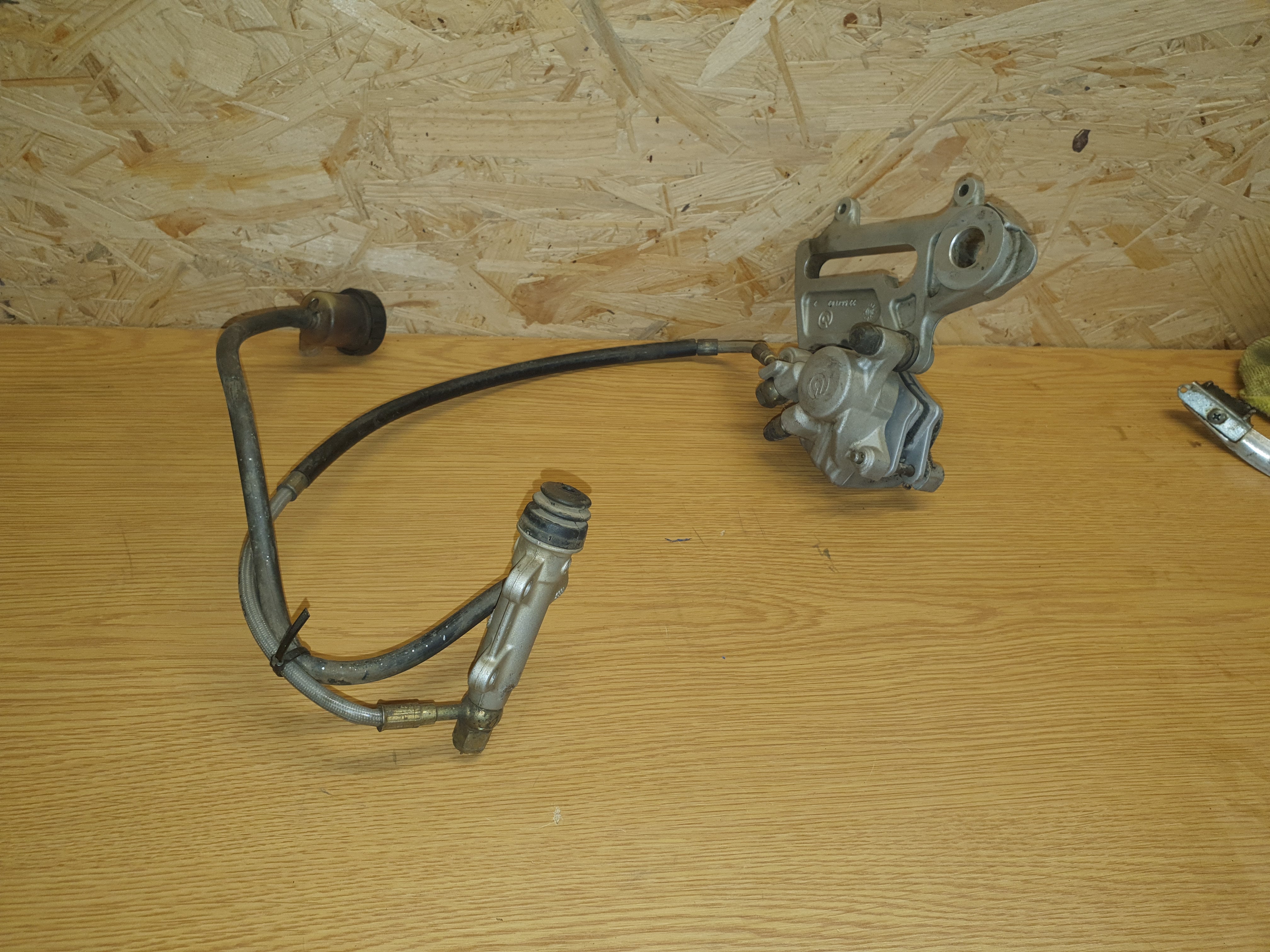 Frein arrières ktm 400 exc 2002