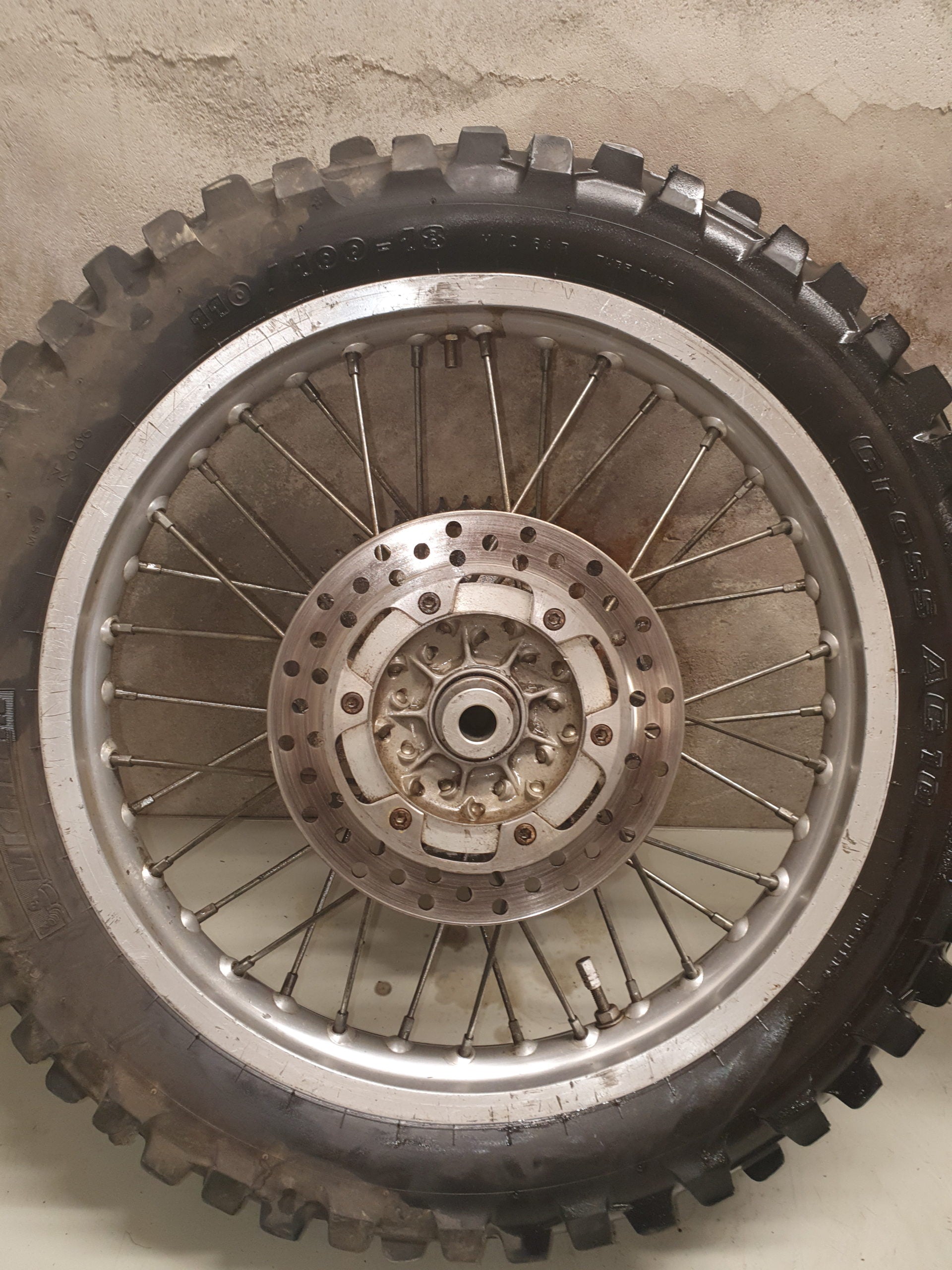 Roue arrière 18 pouces yamaha 400 wrf