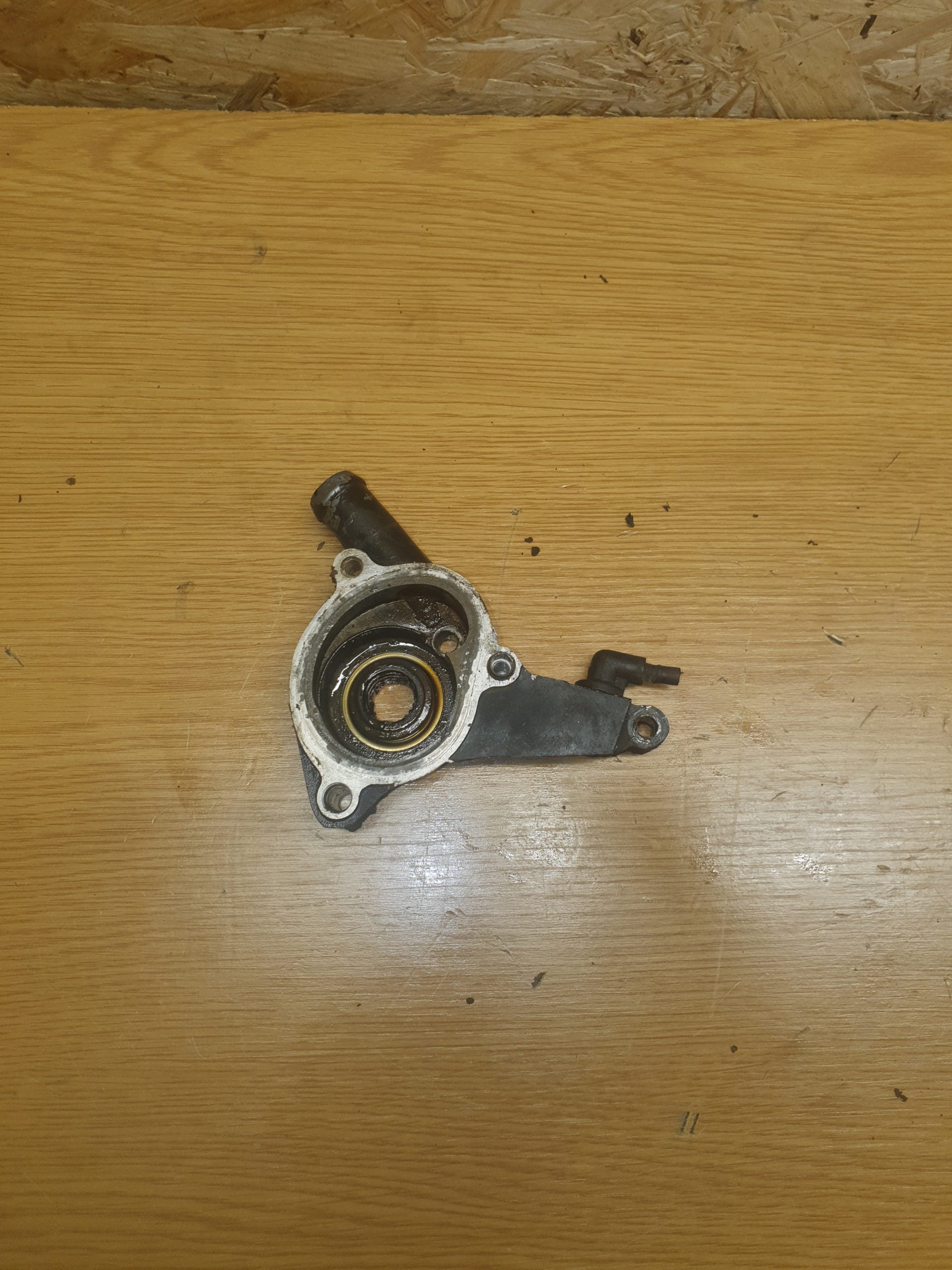 Carter de pompe a eau honda 200 mtx