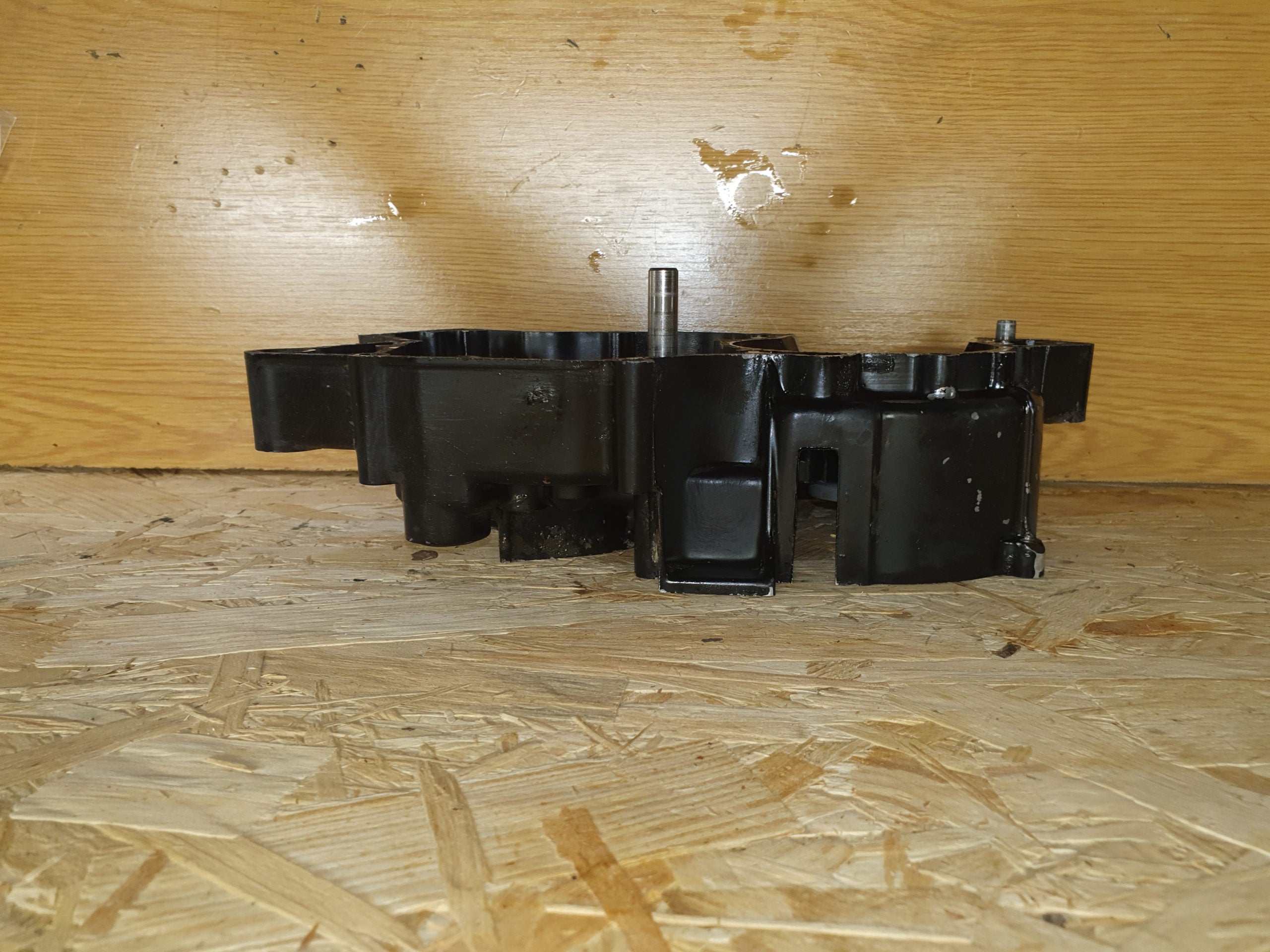 Carter moteur gauche honda 200 mtx-3