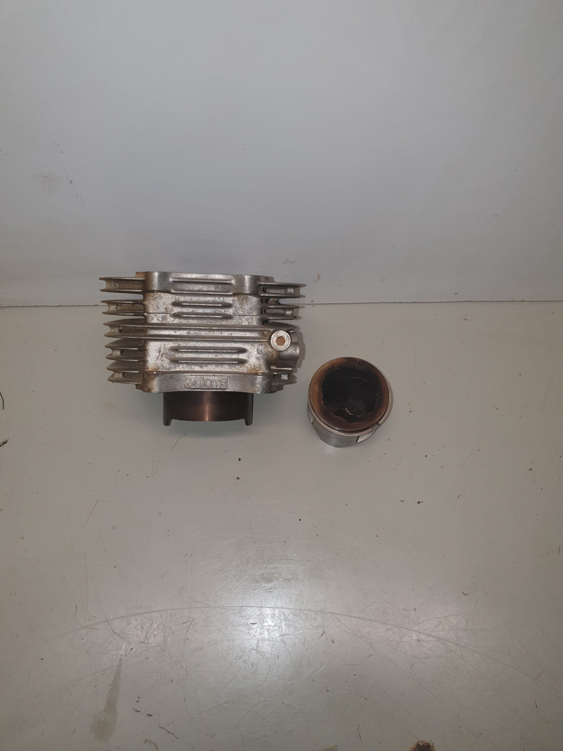 Cylindre piston SUZUKI 250 LTZ