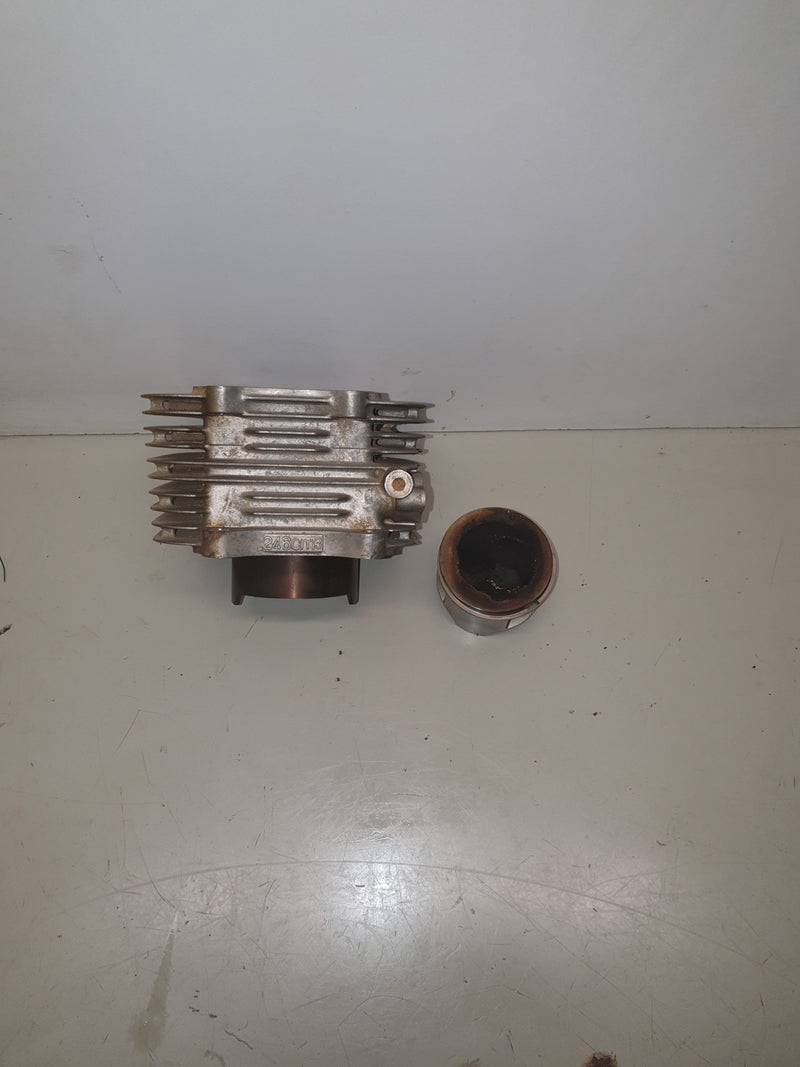 Cylindre piston SUZUKI 250 LTZ-1