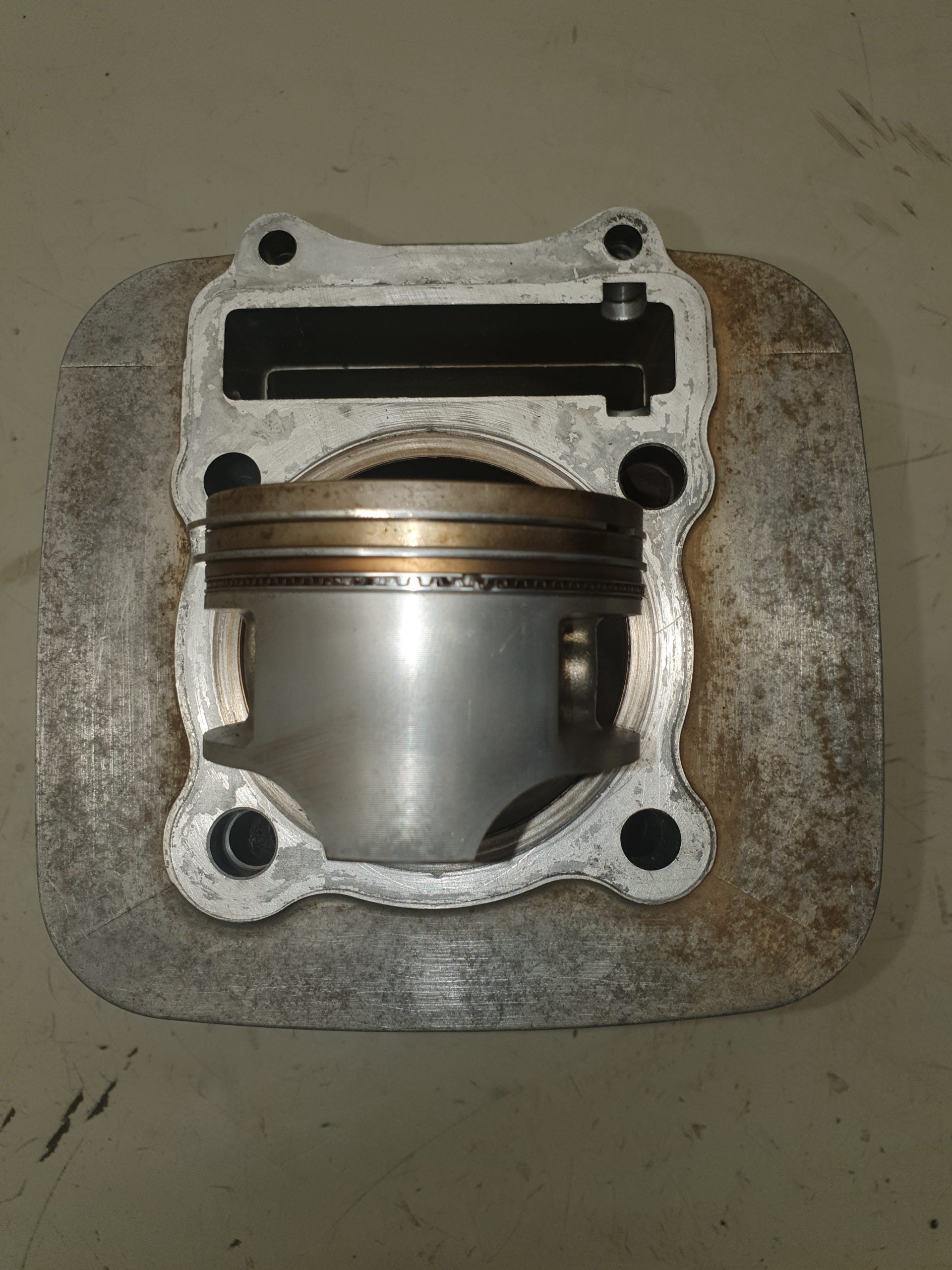 Cylindre piston SUZUKI 250 LTZ