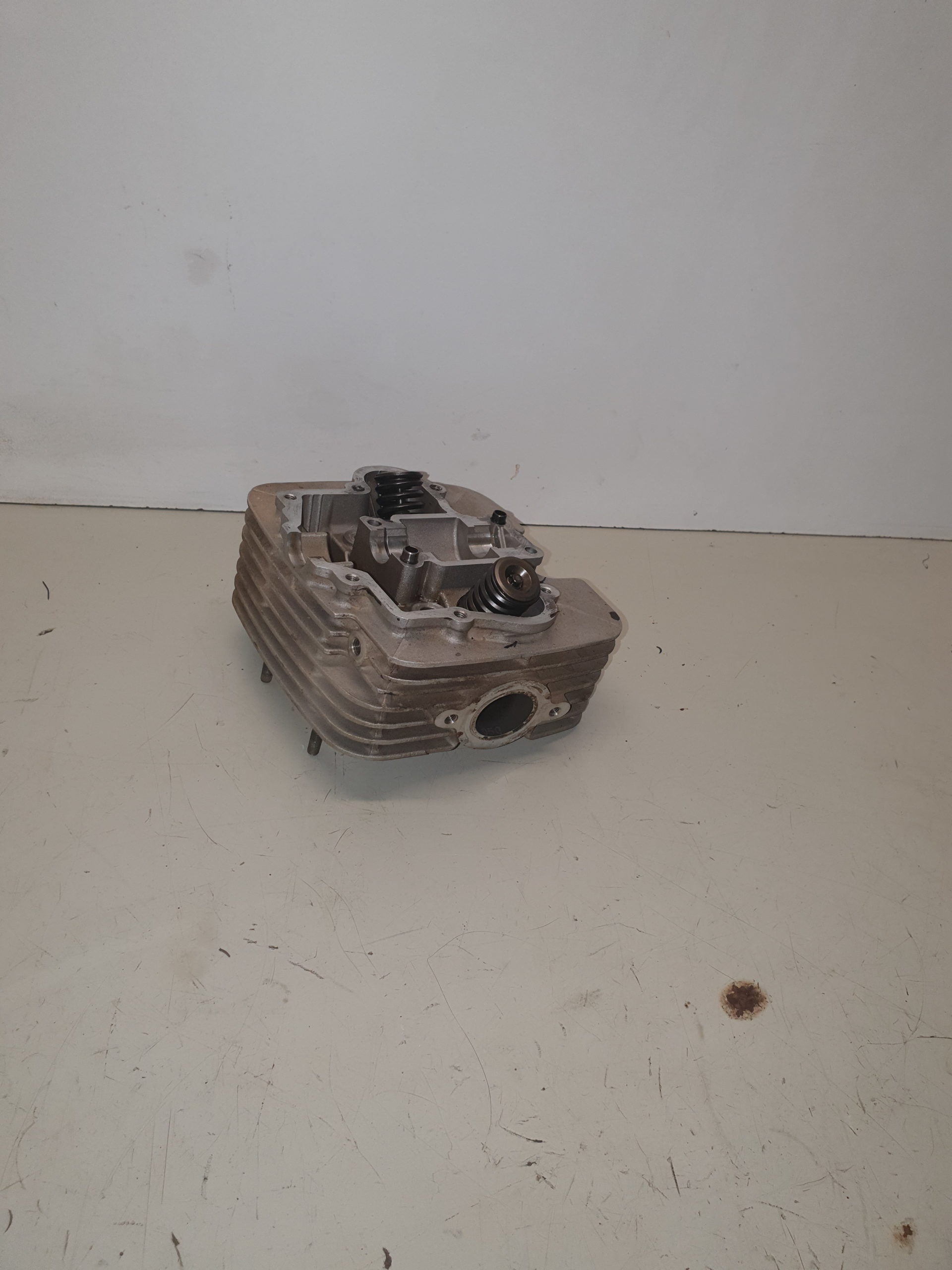 Culasse SUZUKI 250 LTZ