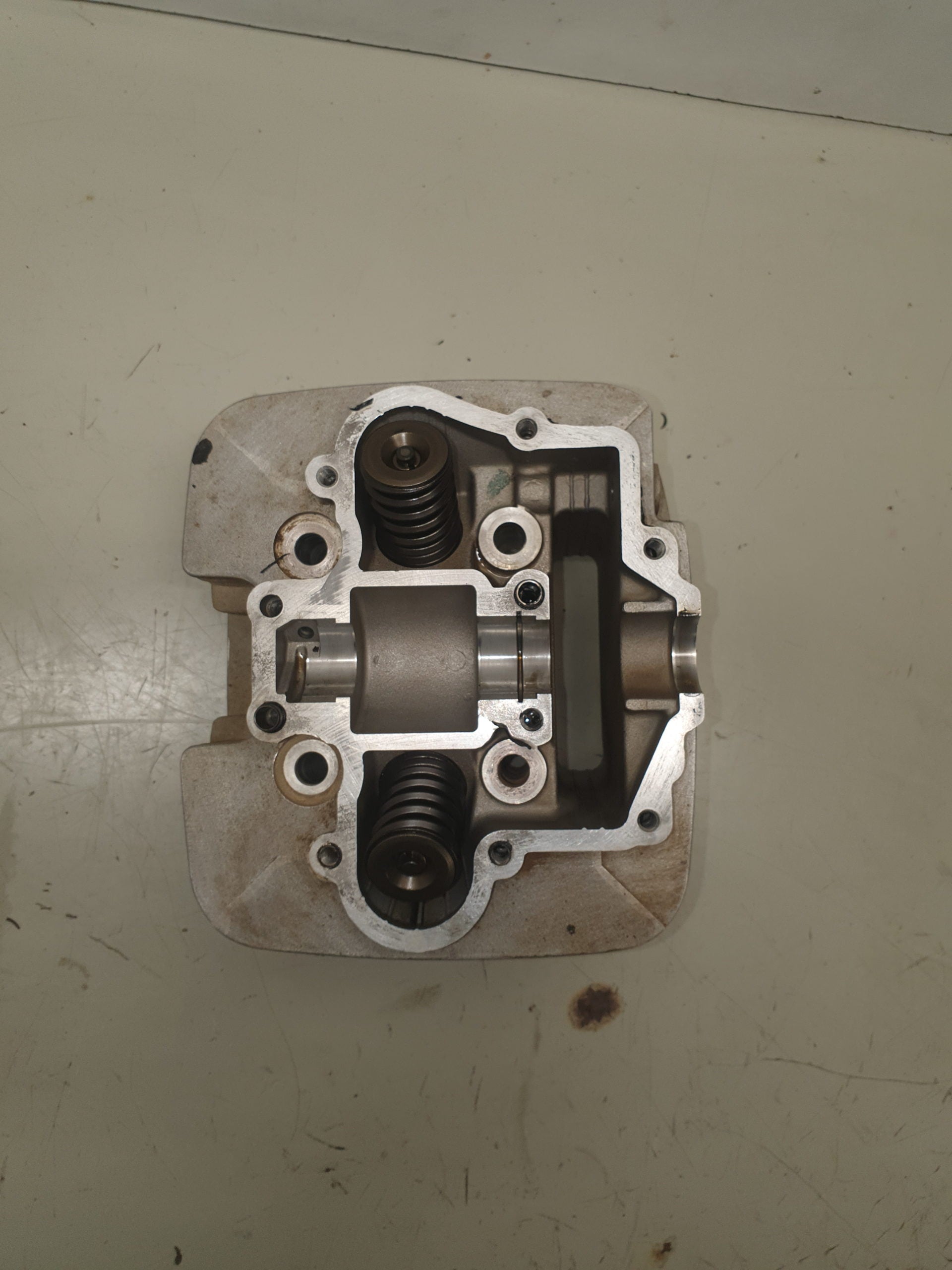 Culasse SUZUKI 250 LTZ-3