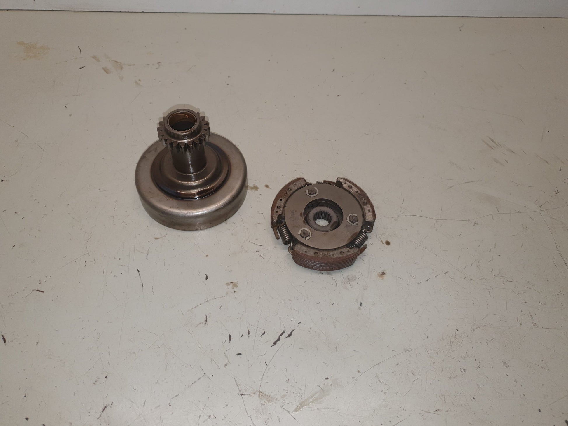 Embrayage et cloche suzuki 250 ltz-1