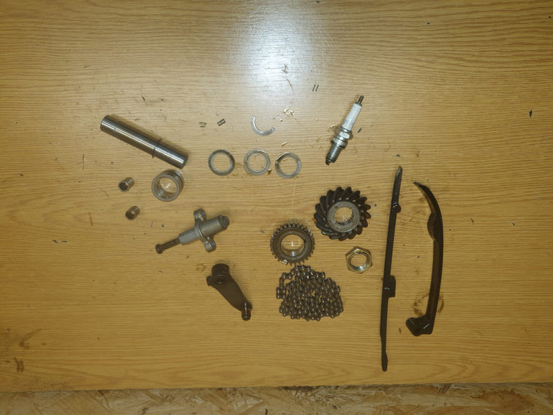 Divers pignon et guide distribution SUZUKI 250 LTZ-1