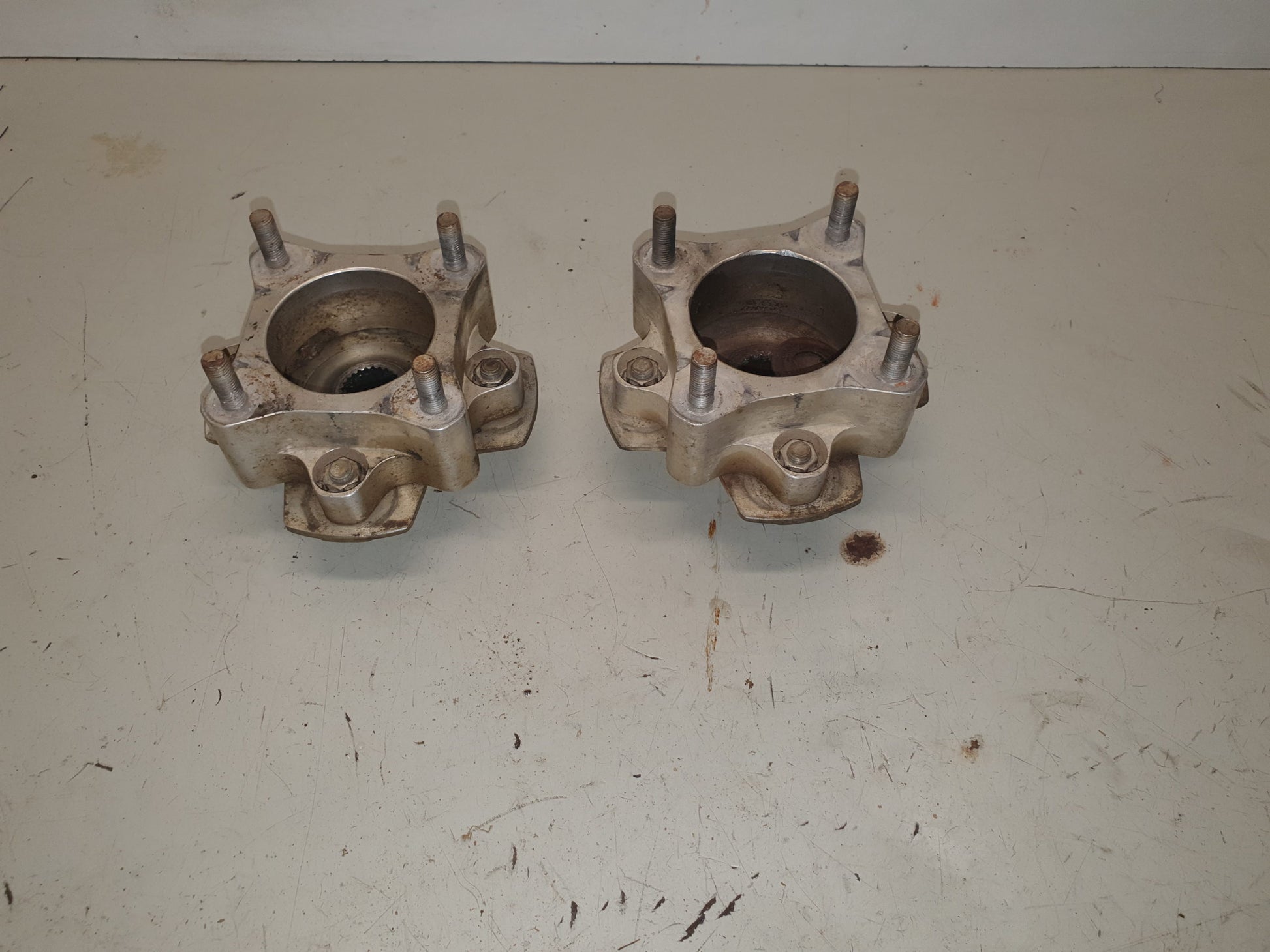 paire de moyeux roue arrière SUZUKI 250 LTZ-1