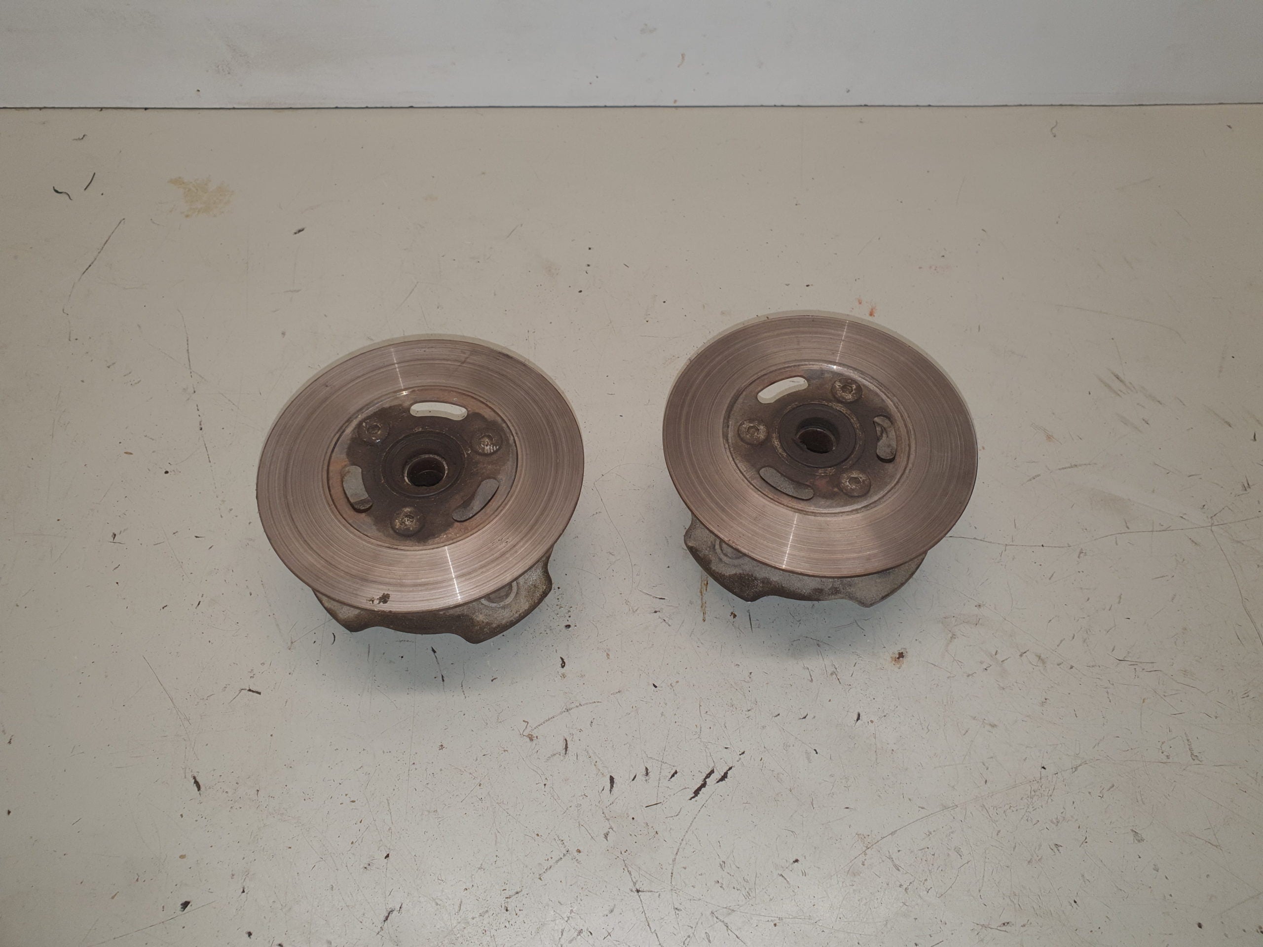 moyeux de roue avant SUZUKI 250 LTZ