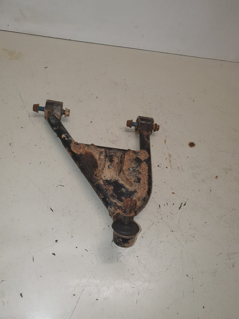 triangle inférieur droit suzuki 250 ltz-1