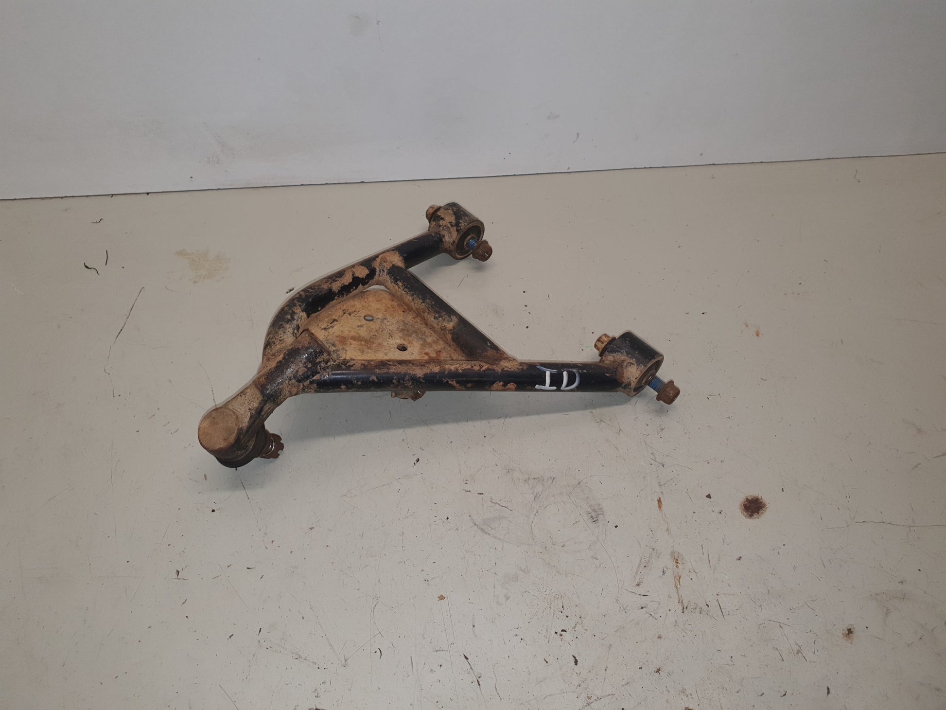 triangle inférieur droit suzuki 250 ltz-2