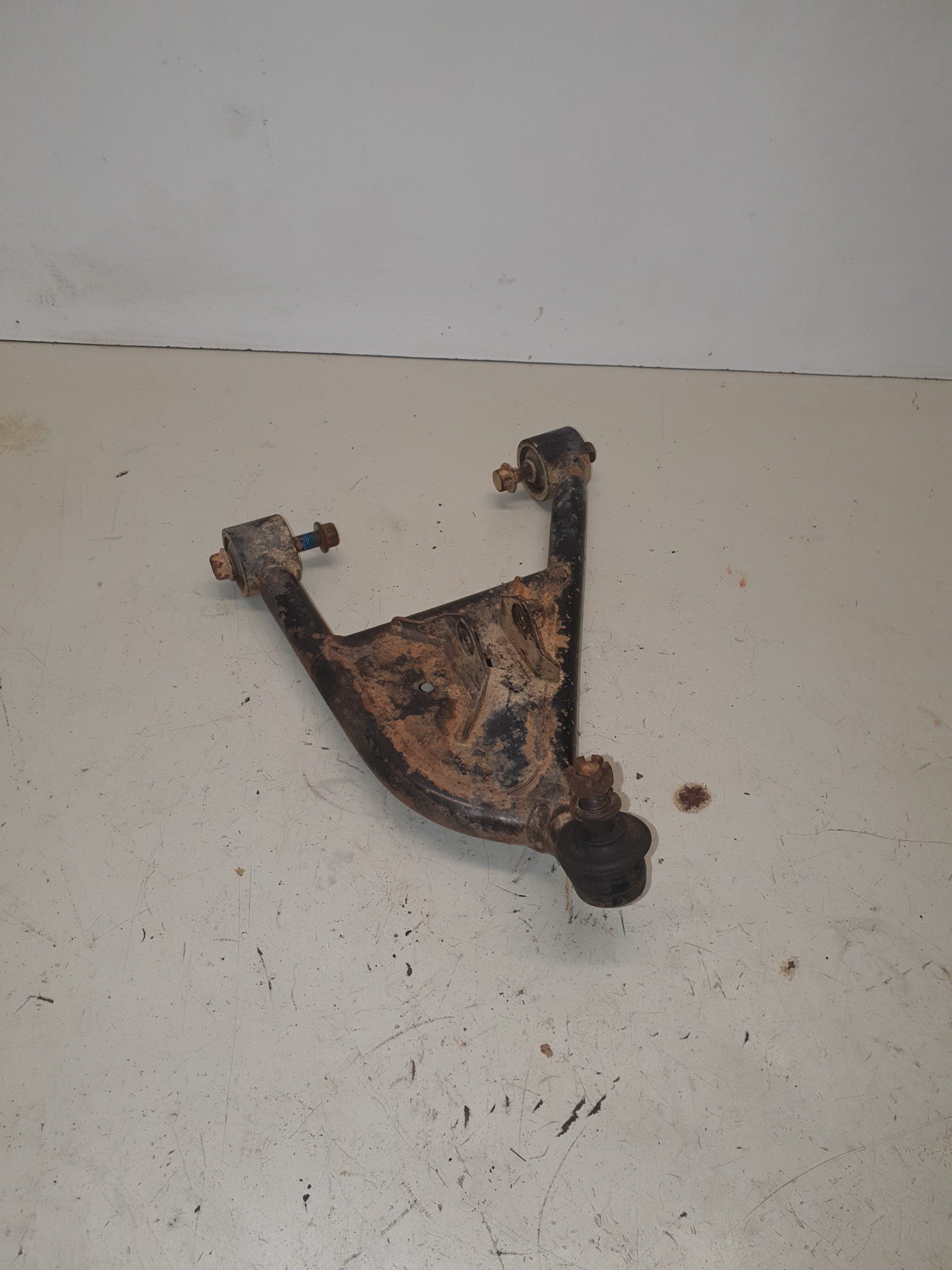 triangle inférieur gauche suzuki 250 ltz-1