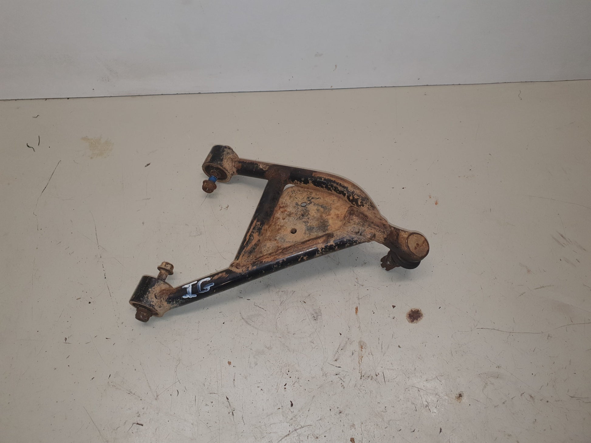 triangle inférieur gauche suzuki 250 ltz-2