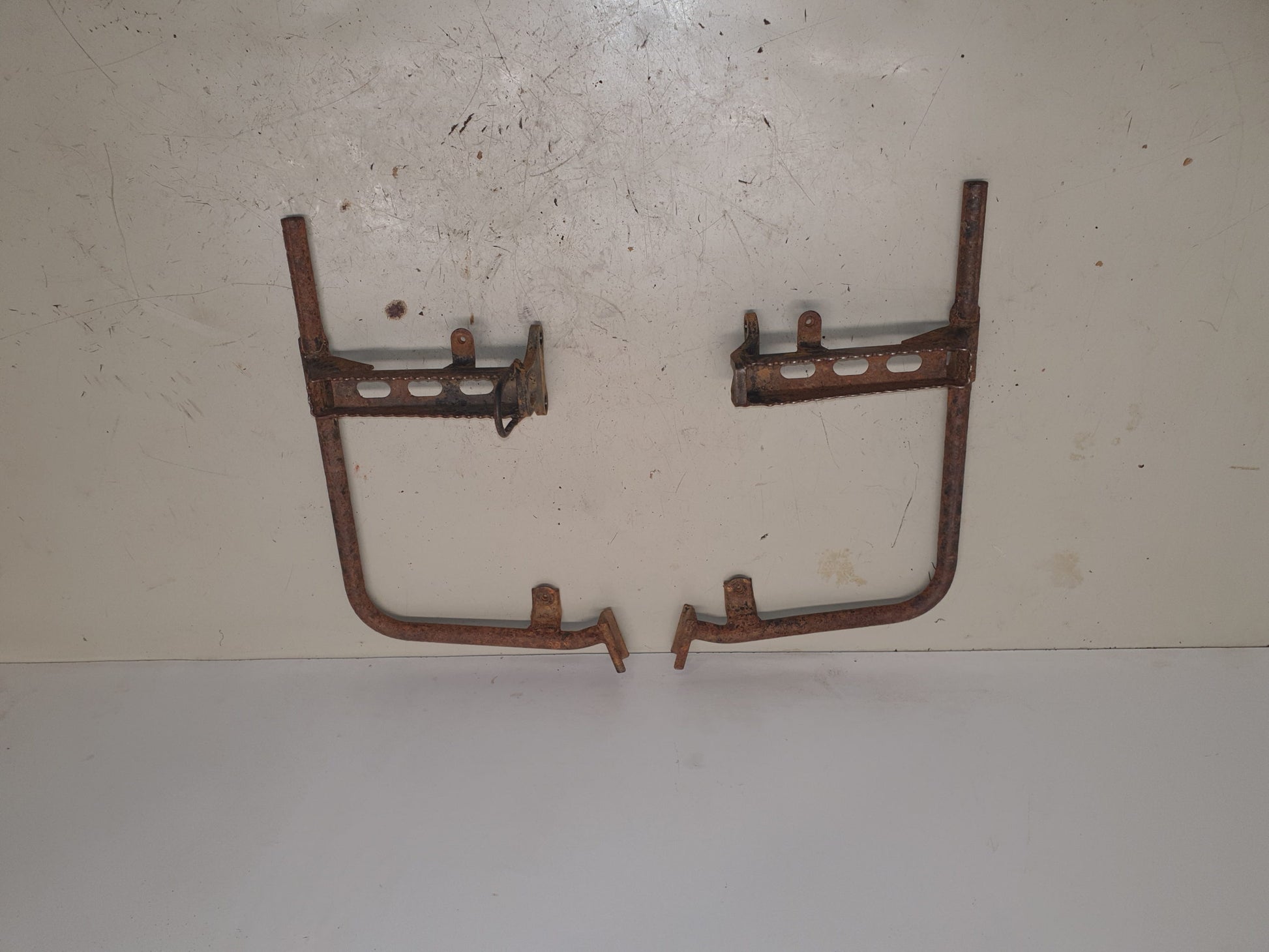 paire de cales pieds suzuki 250 ltz-1