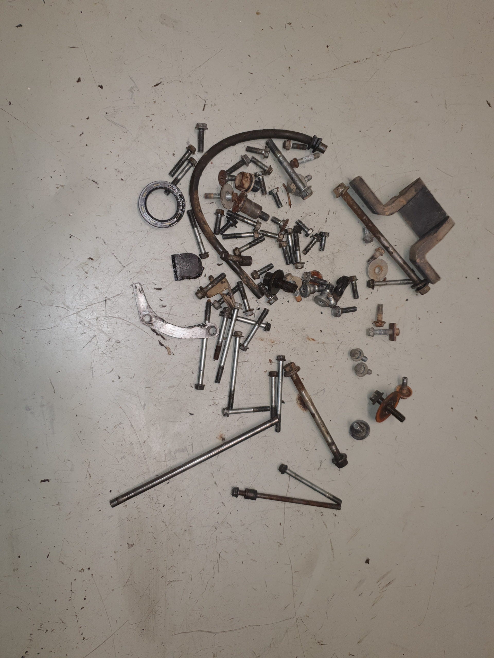 Lot visserie honda 125 cr 1998