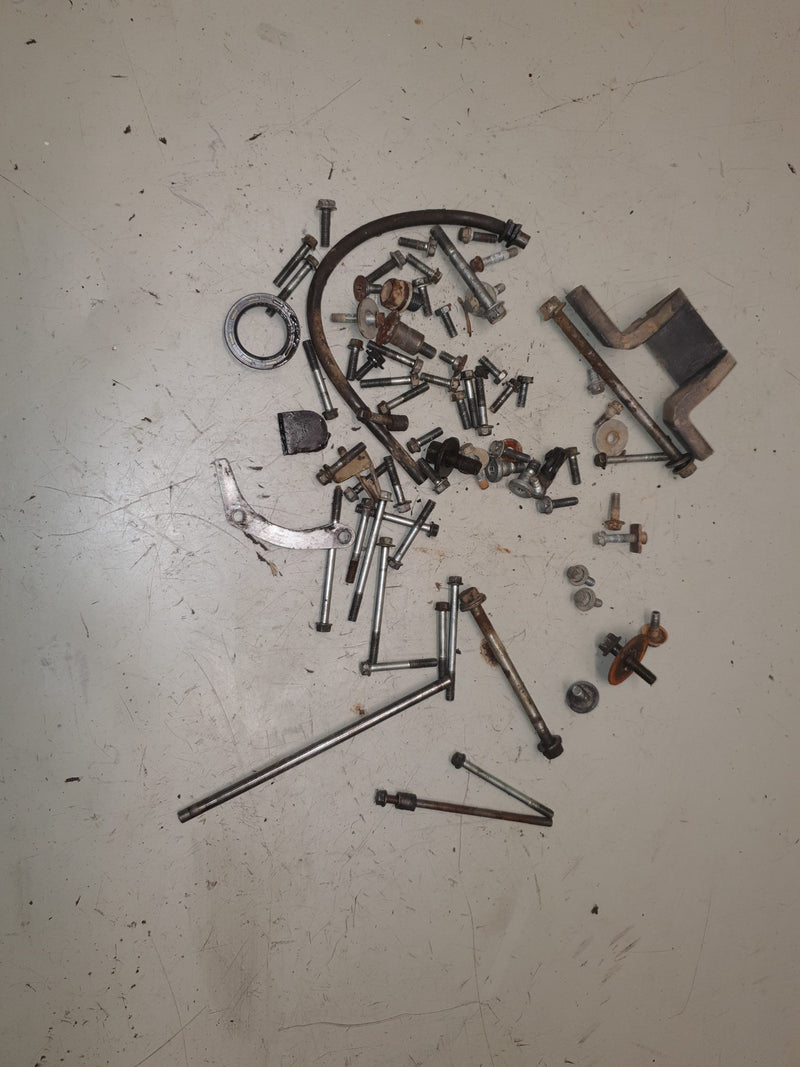 Lot visserie honda 125 cr 1998-1