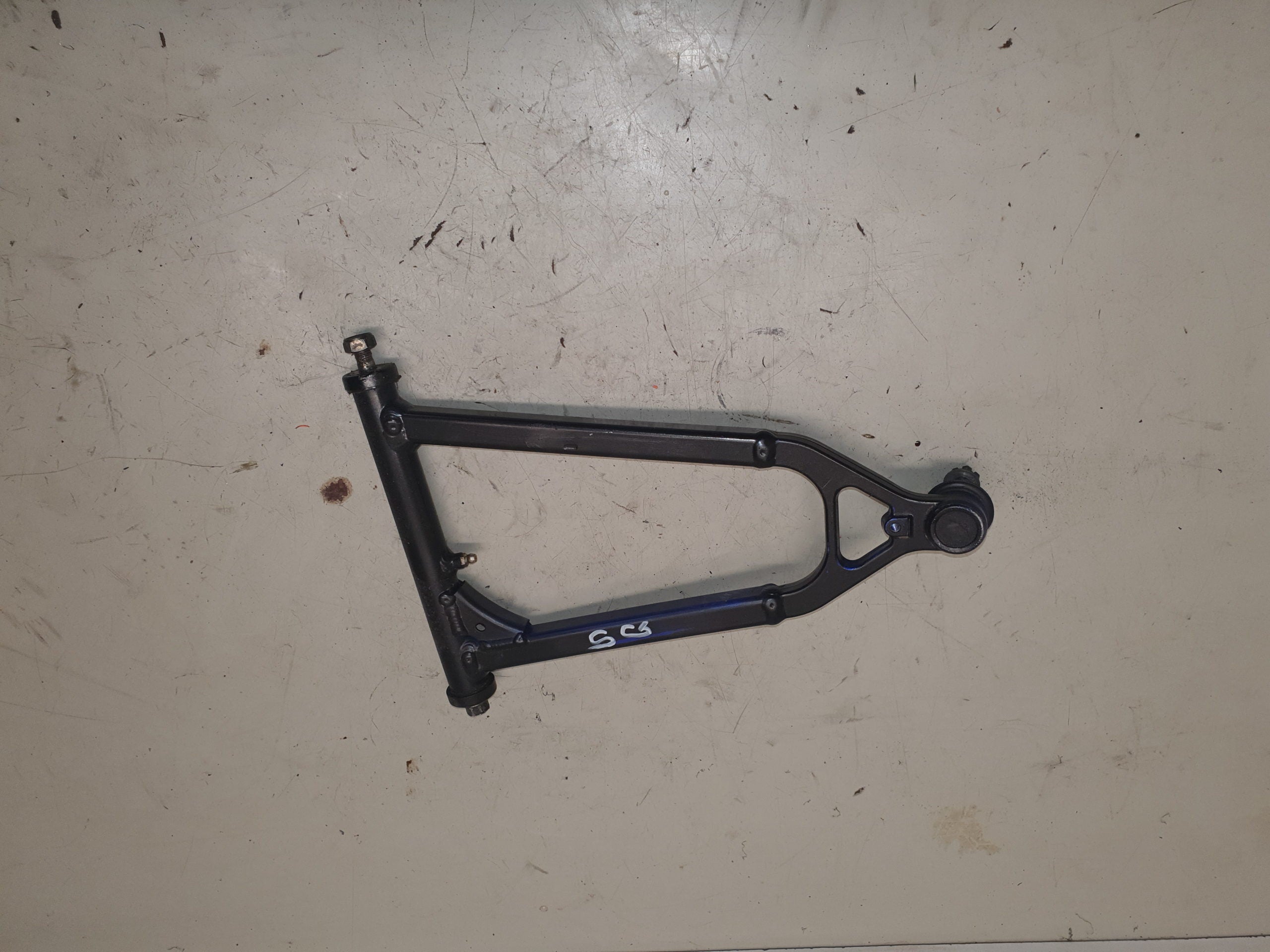 Triangle Supérieur gauche yamaha 450 yfz
