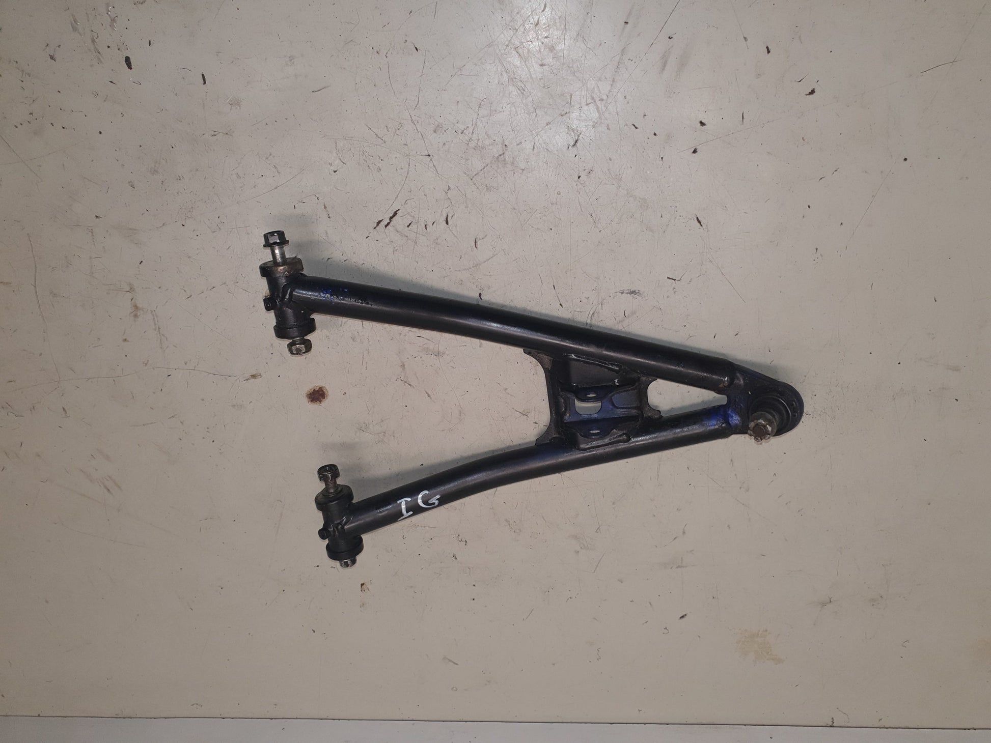 Triangle inférieur gauche yamaha 450 yfz-1
