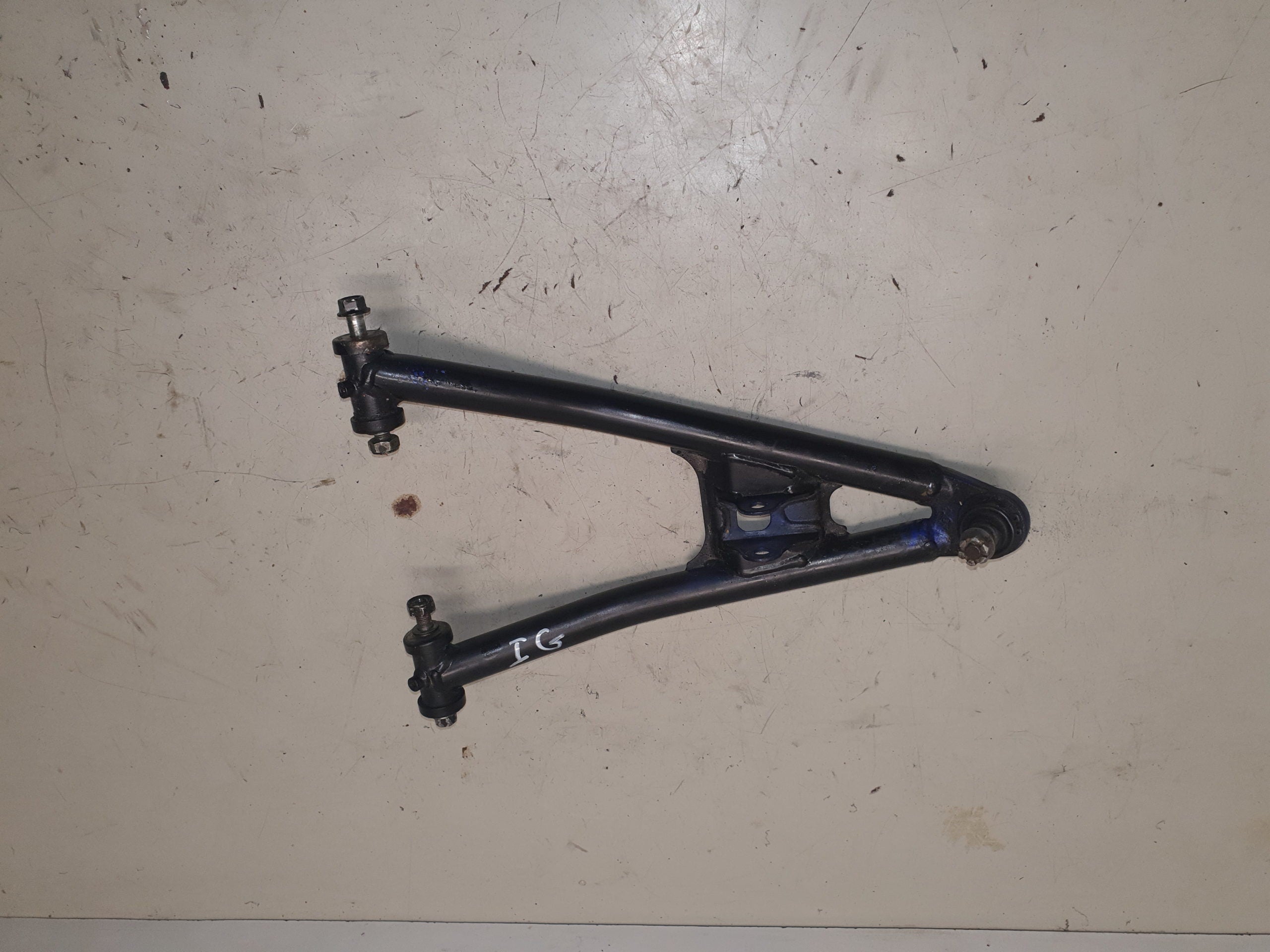 Triangle inférieur gauche yamaha 450 yfz