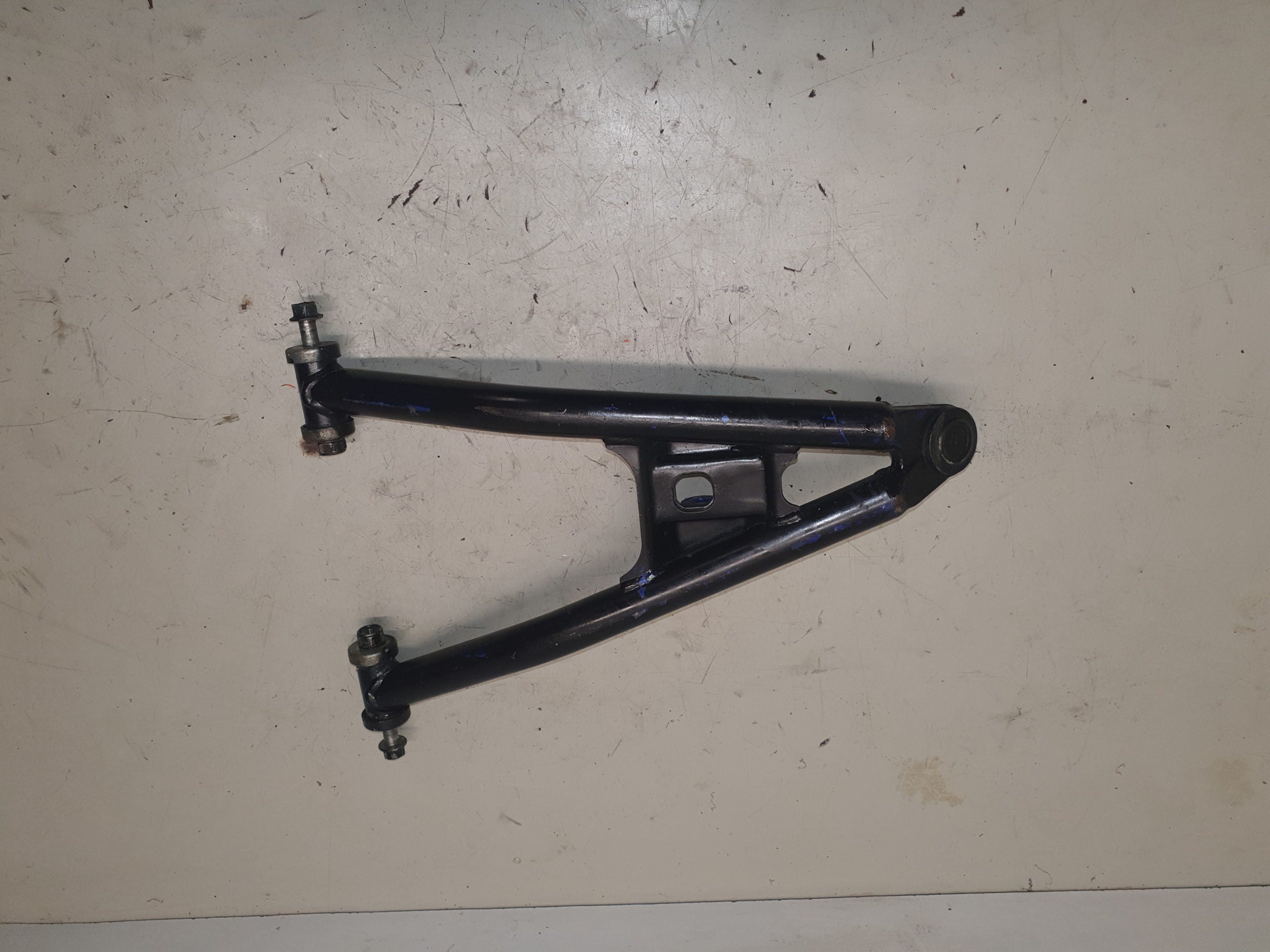 Triangle inférieur gauche yamaha 450 yfz