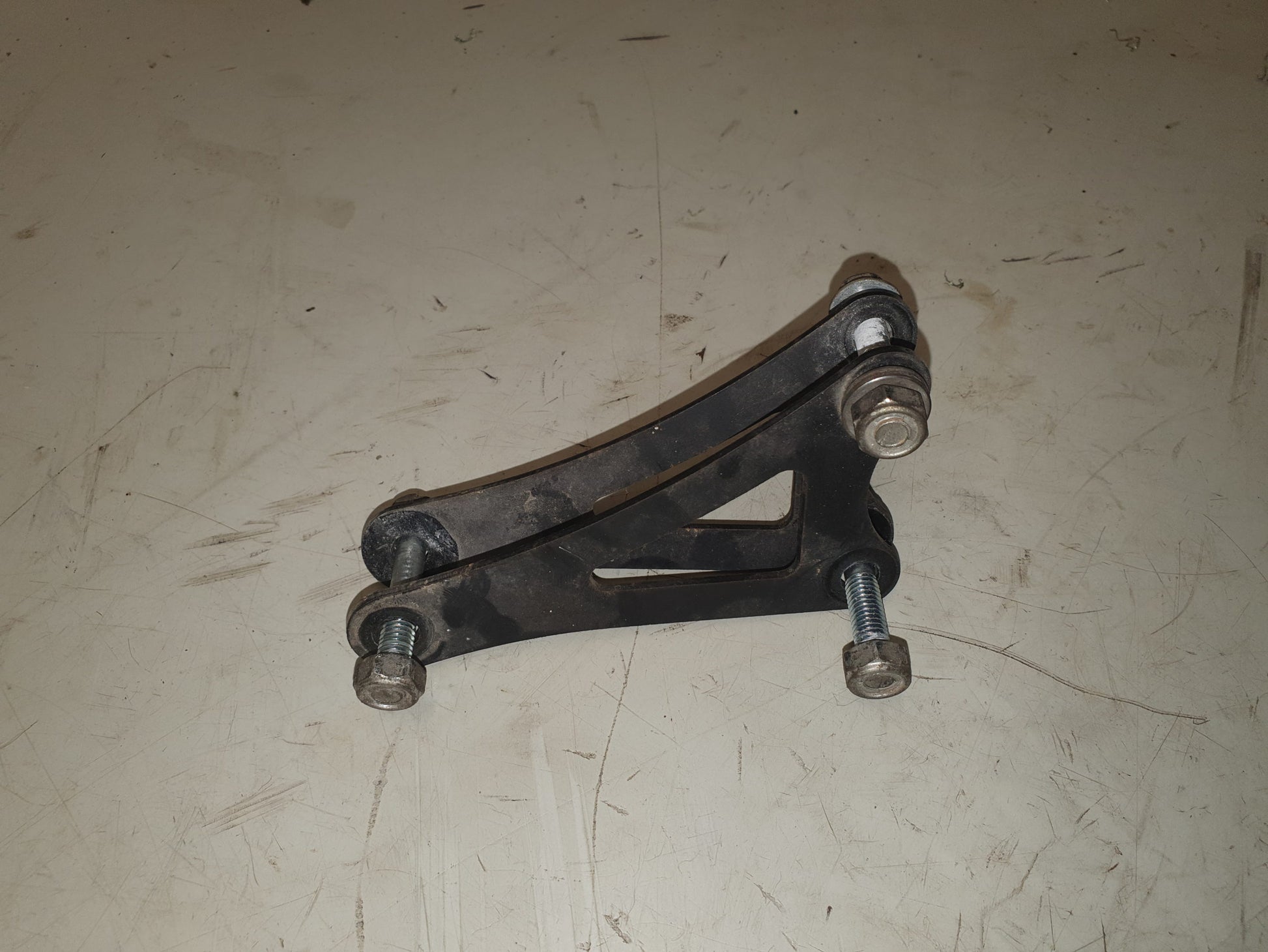 support moteur yamaha 125 dtr 3MB-2