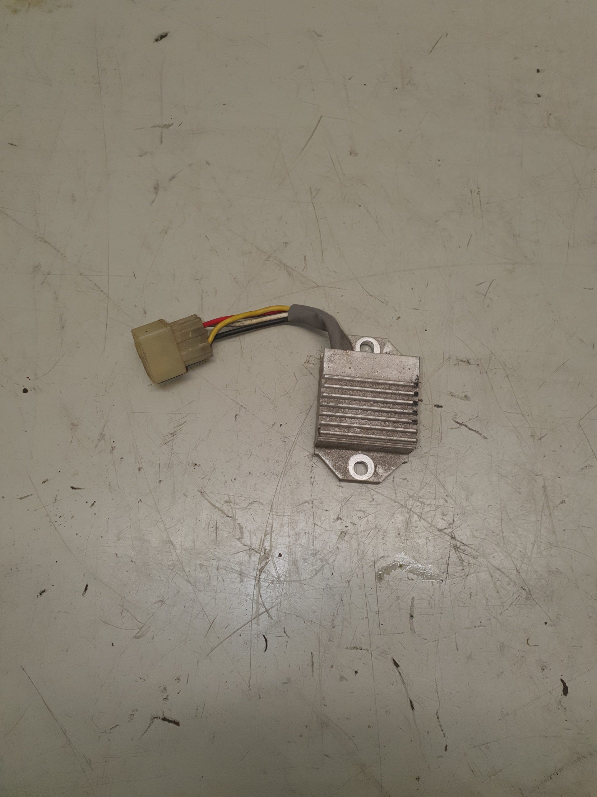 régulateur yamaha 125 dtr 3MB-1