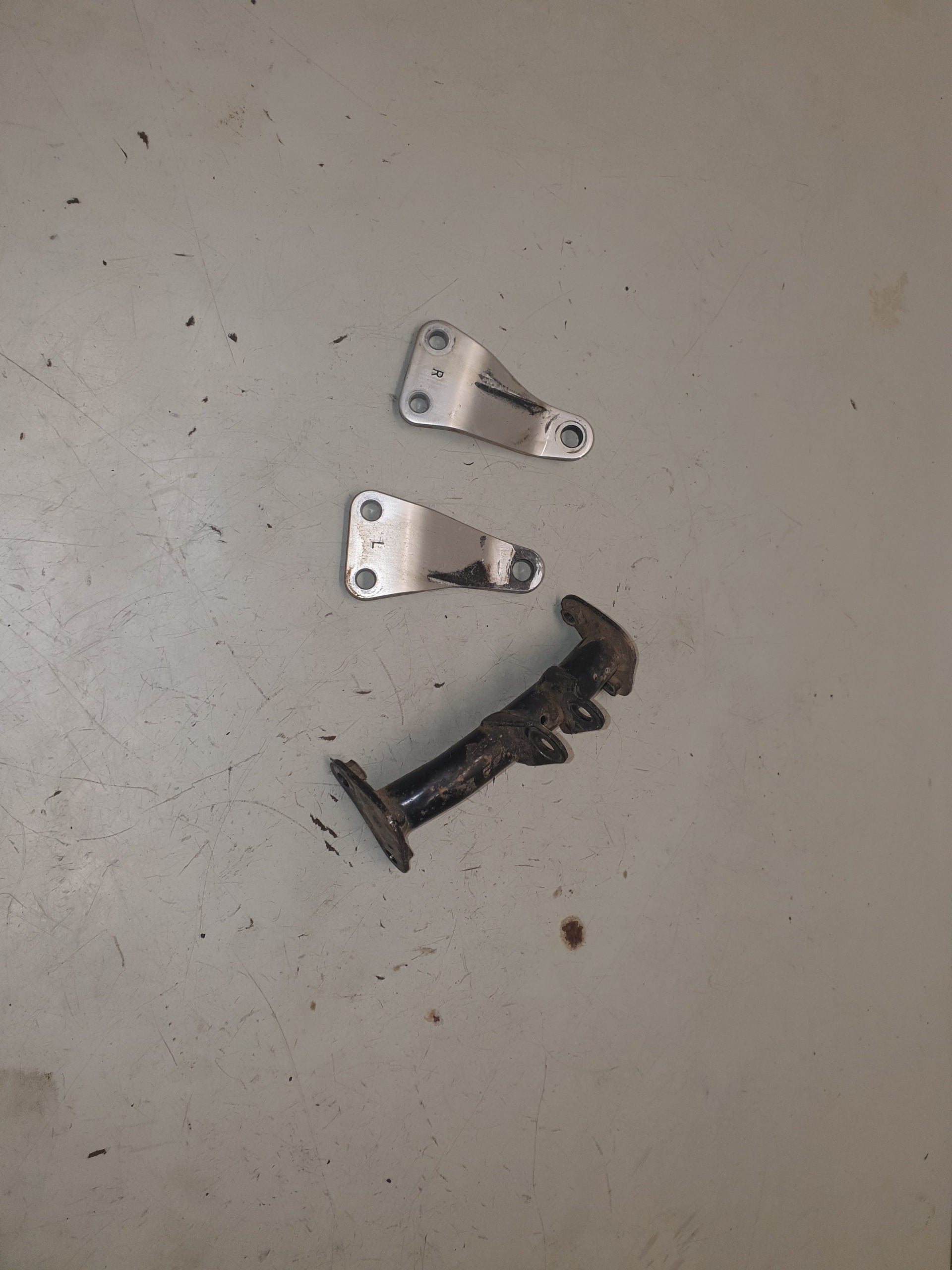 support moteur suzuki 400 ltz