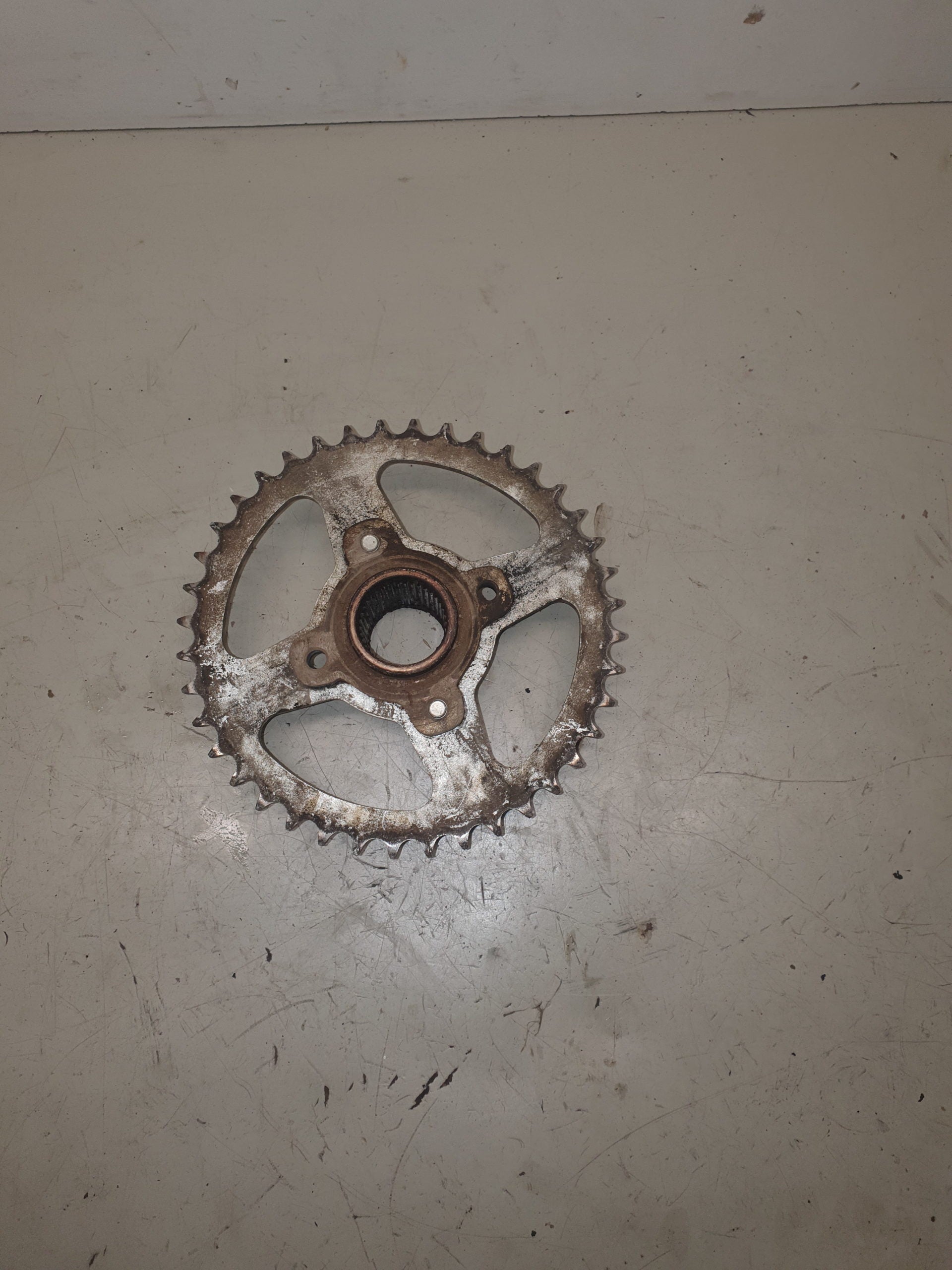 couronne et support suzuki 400 ltz-2