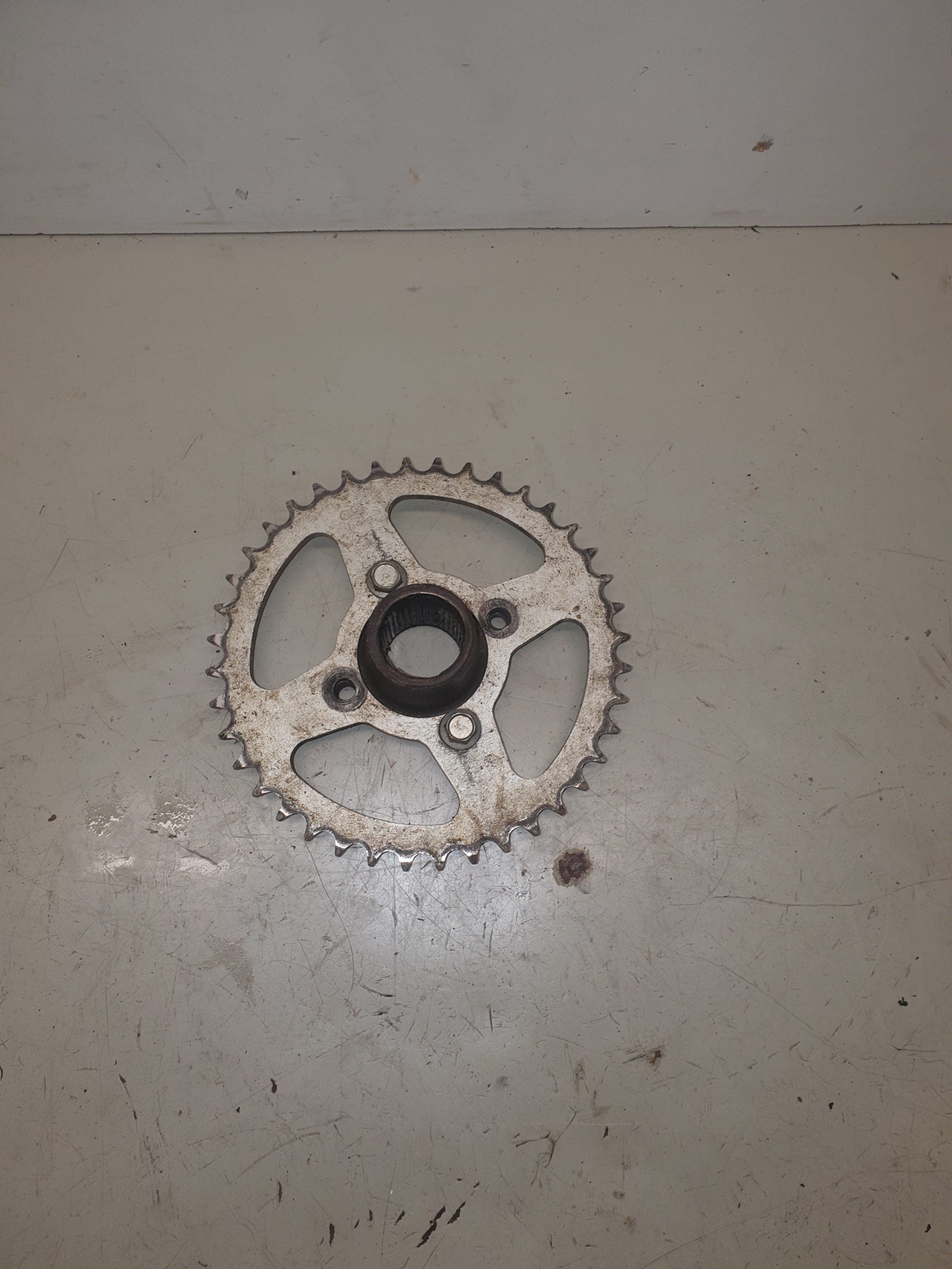 couronne et support suzuki 400 ltz