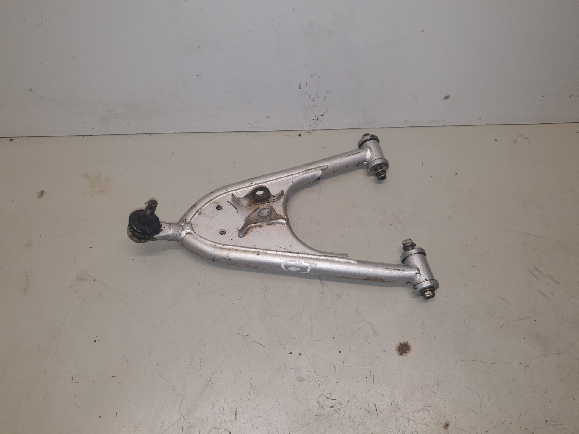 triangle inférieur gauche suzuki 400 ltz-1
