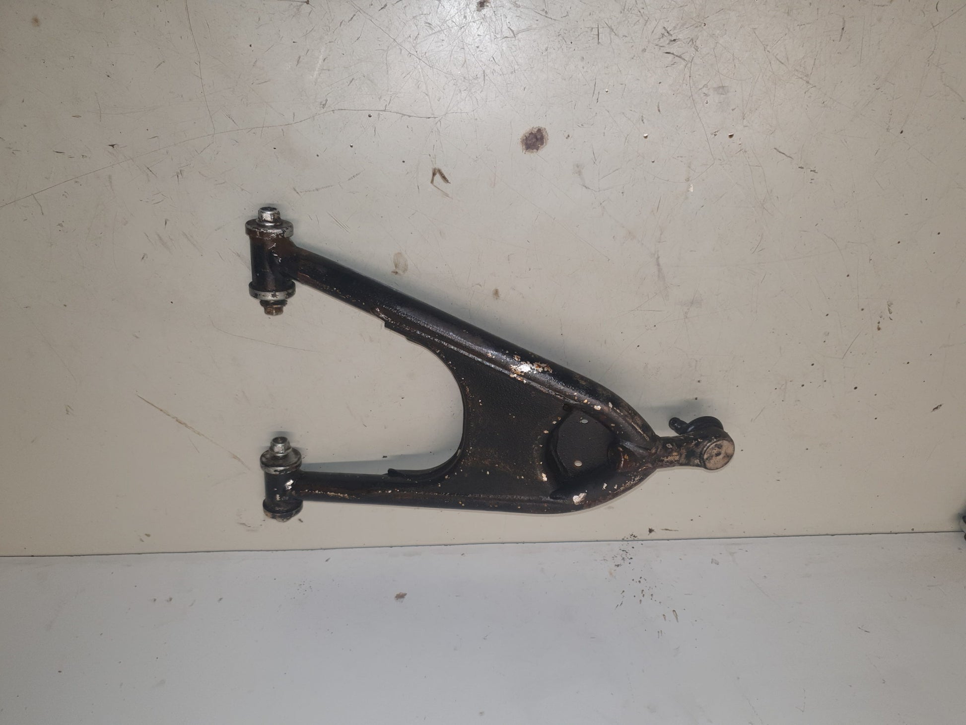triangle inférieur droit suzuki 400 ltz-2
