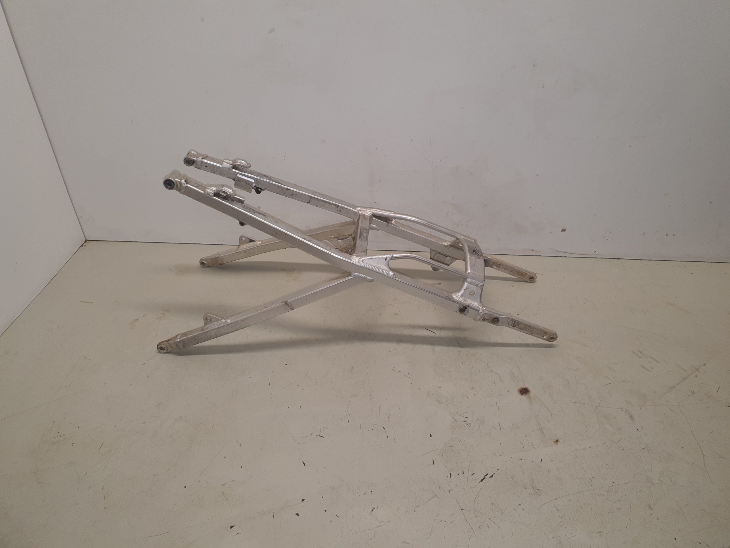Boucle arriere husqvarna 250 tc
