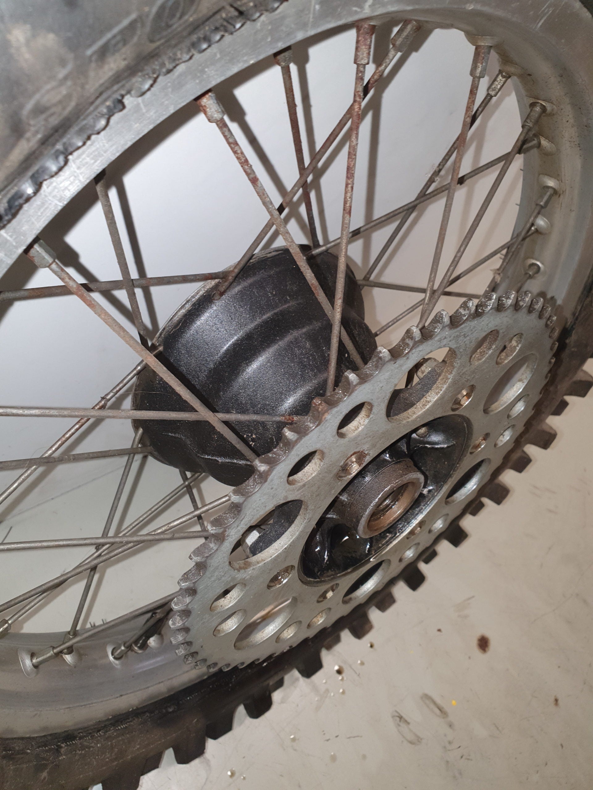 Roue arriere Suzuki 125 rm