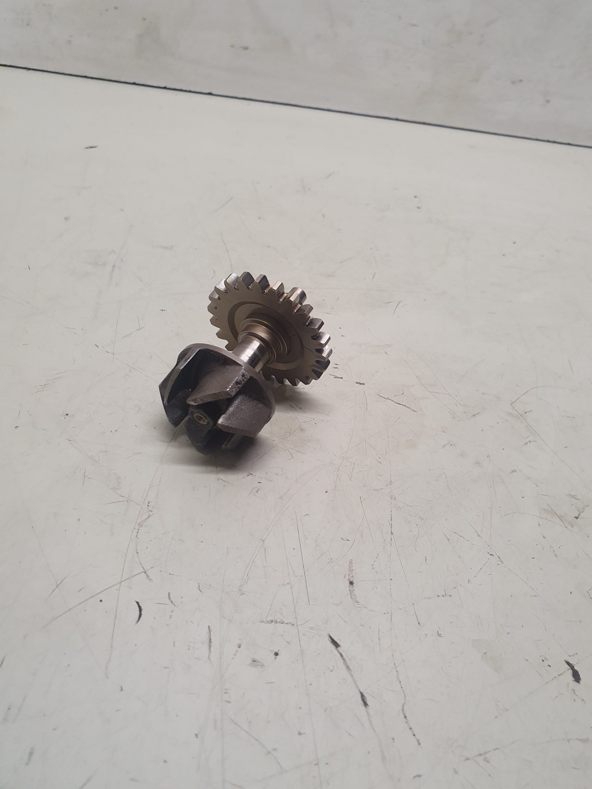 axe pompe a eau honda 125 cr 1997