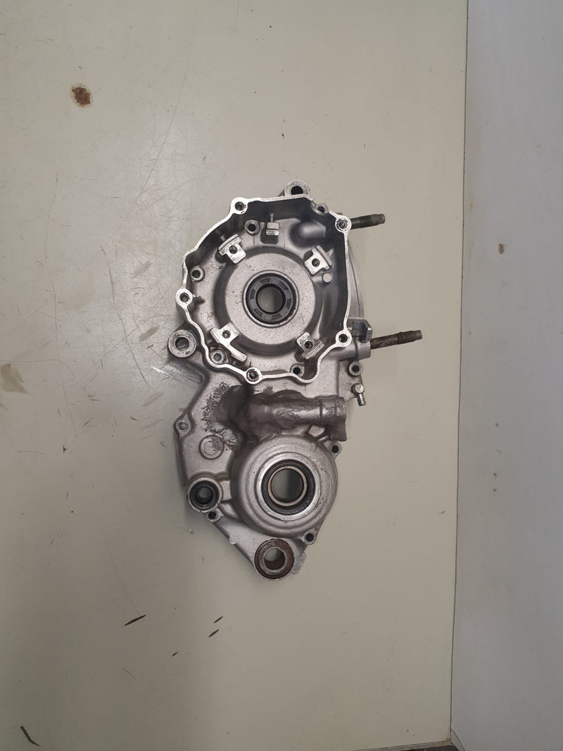 carter moteur gauche yamaha 250 yz 1998 en l'état-1