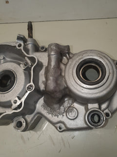 carter moteur gauche yamaha 250 yz 1998 en l'état-2