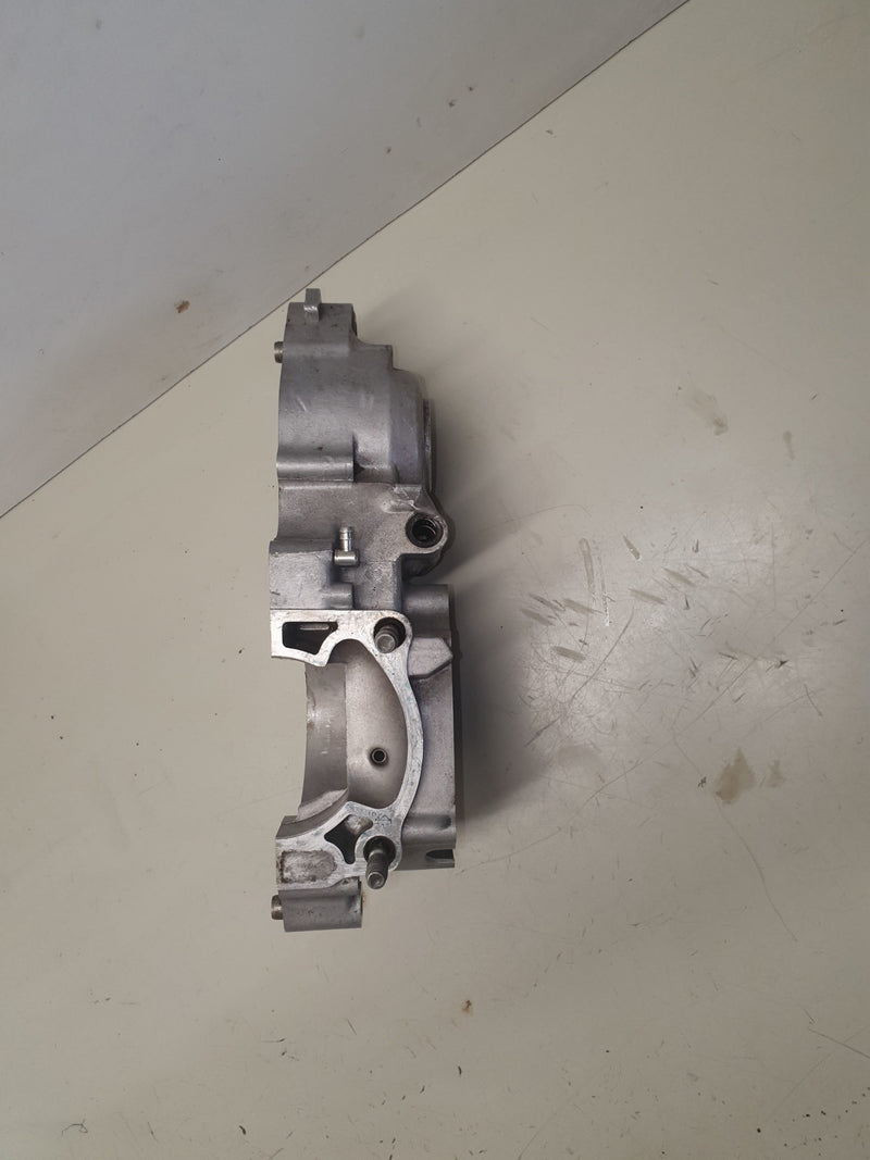 carter moteur gauche yamaha 250 yz 1998 en l'état-3