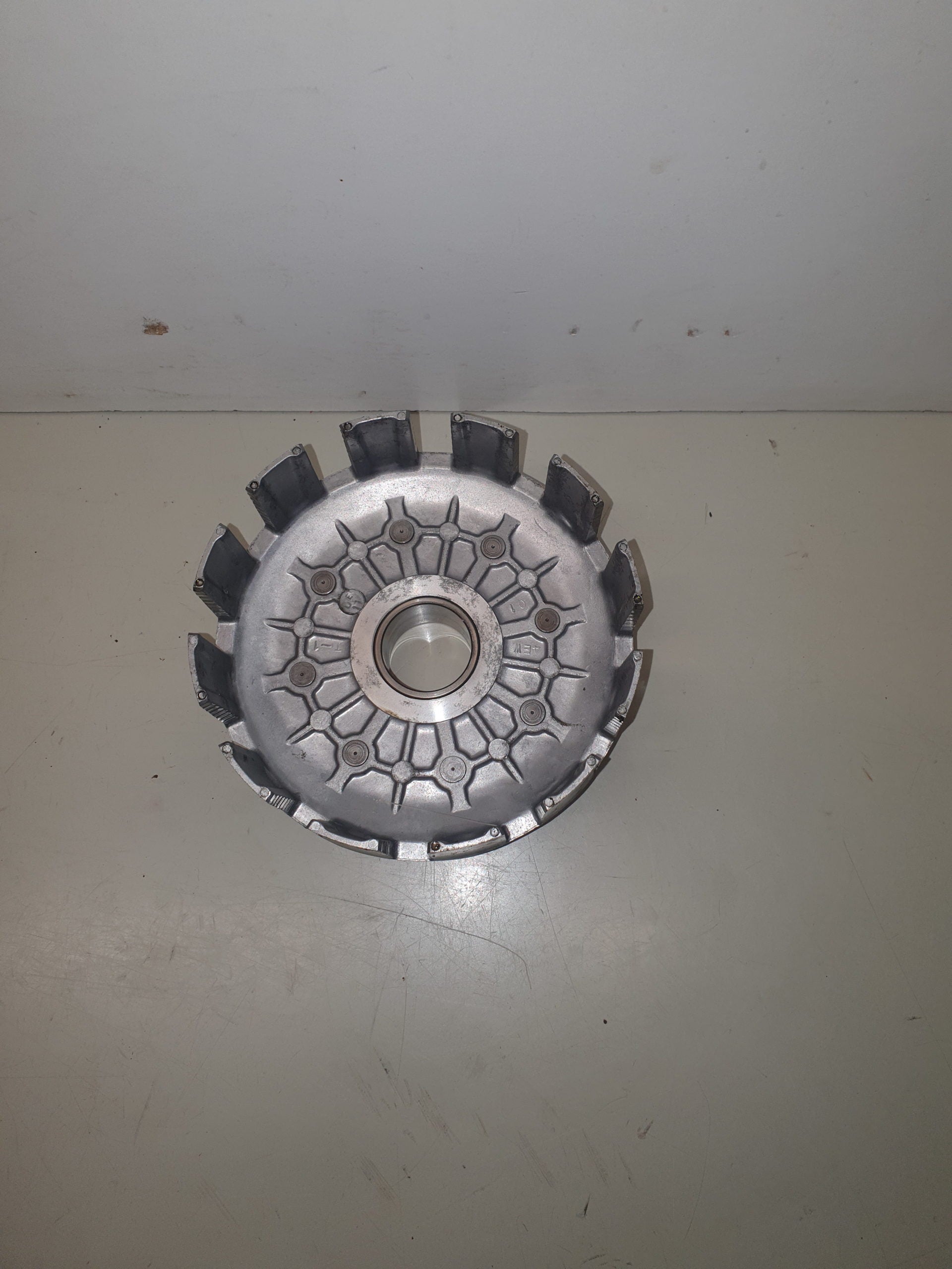 cloche embrayage yamaha 250 yz  1998