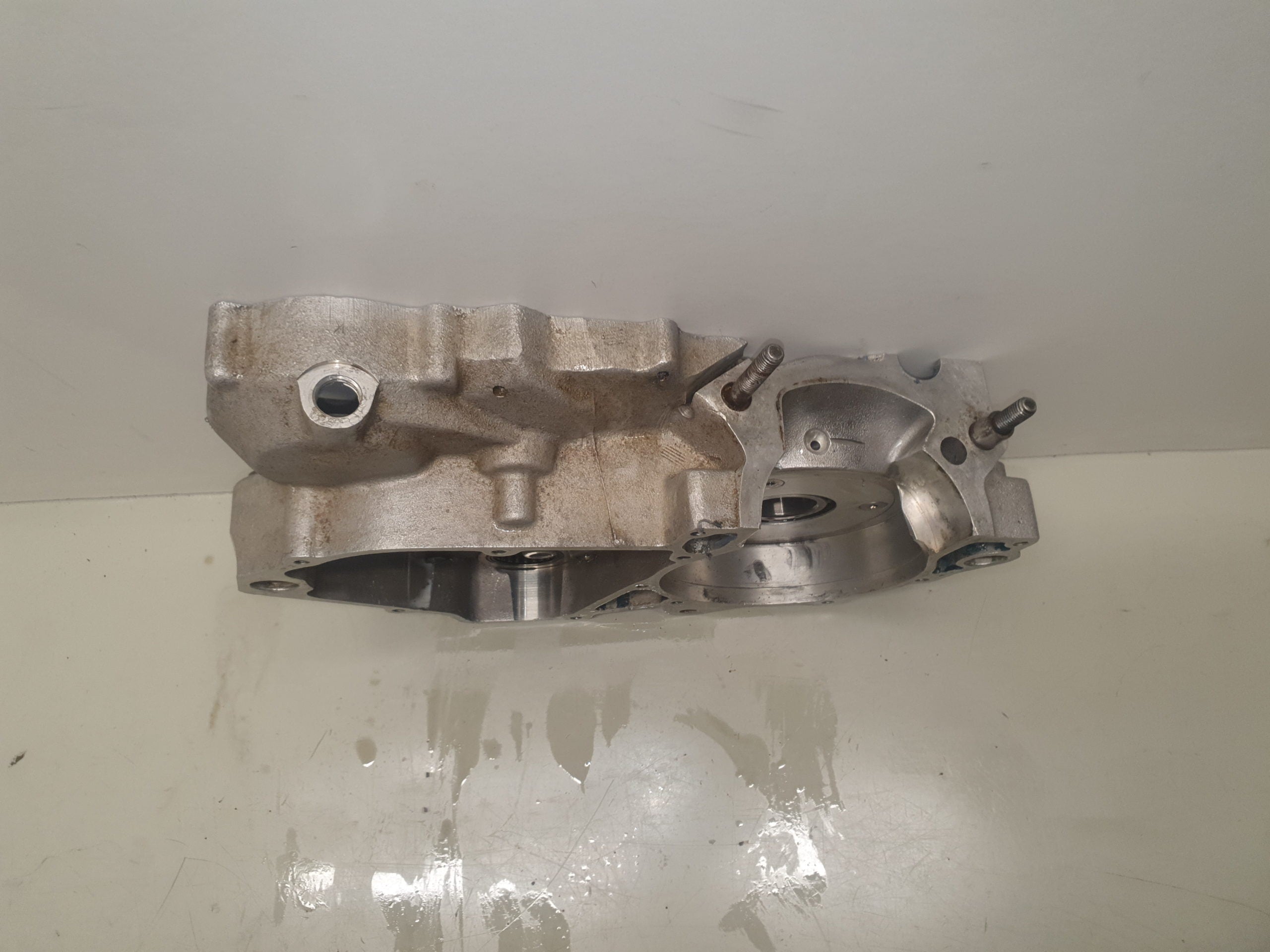 carter moteur droit ktm 250 gs 1988-3