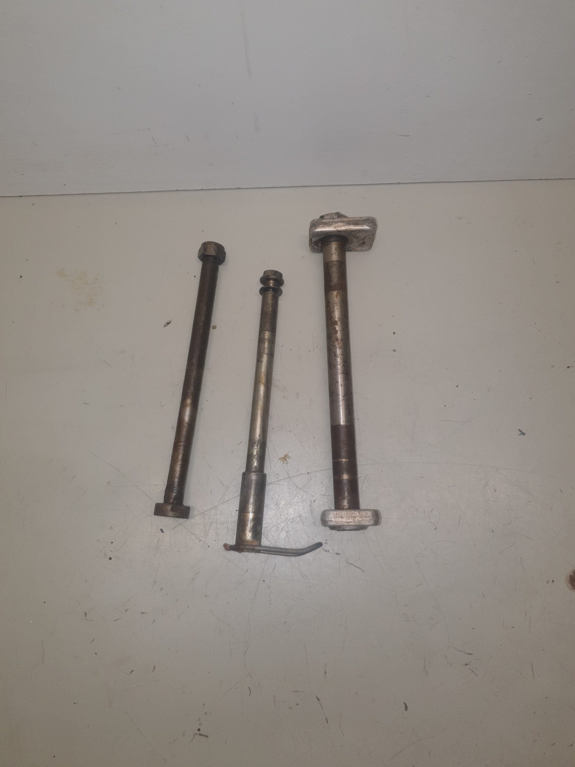 axe roue et bras ktm 250 gs 1988-1