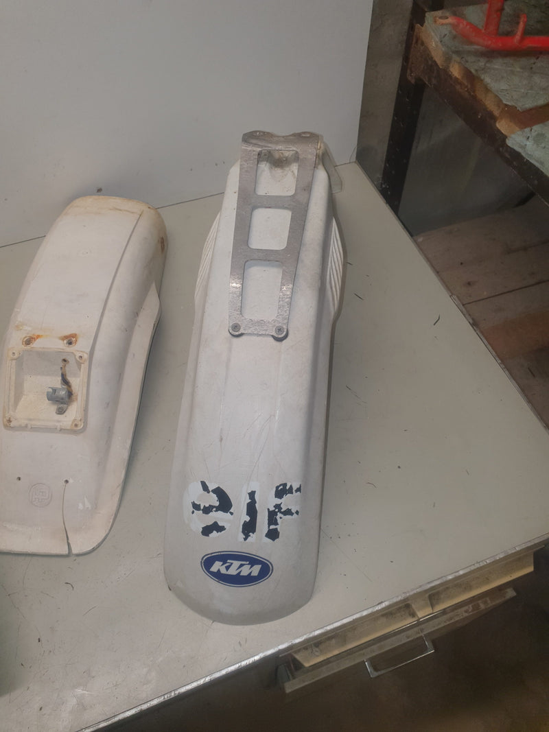 plastique en état ktm 250 gs 1988-3