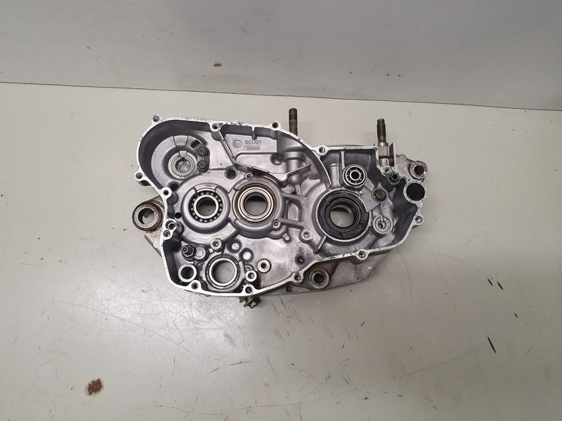 carter moteur droit en l'état yamaha 250 yz 2004-1