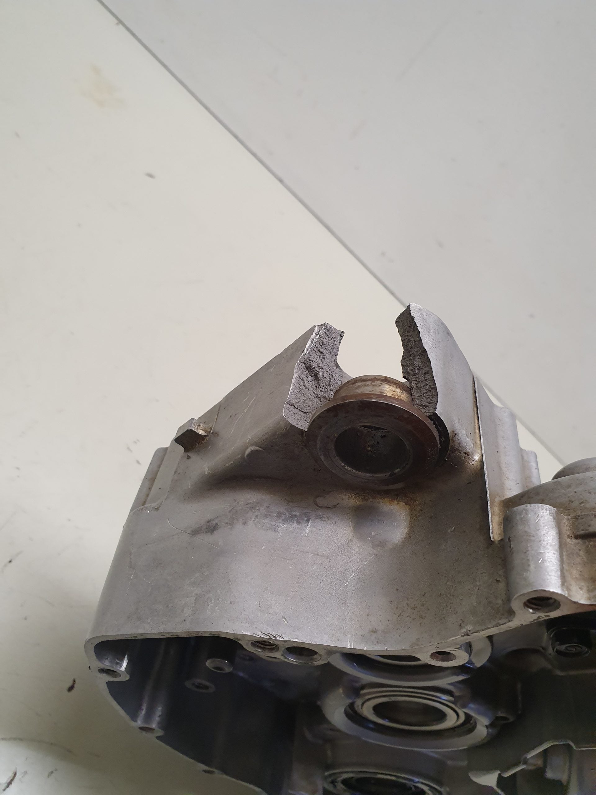 carter moteur droit en l'état yamaha 250 yz 2004-5