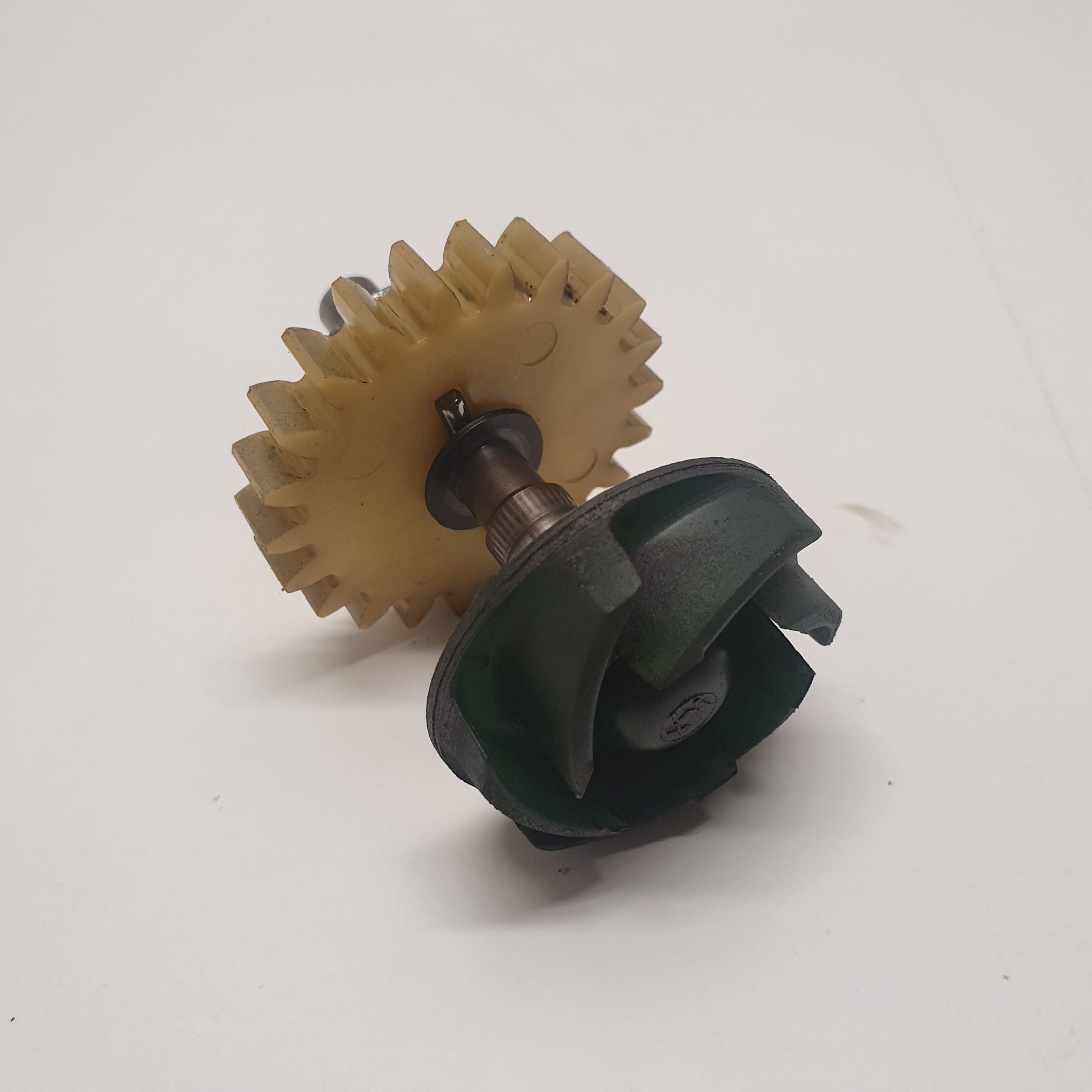 axe pompe a eau yamaha 125 yz 1990