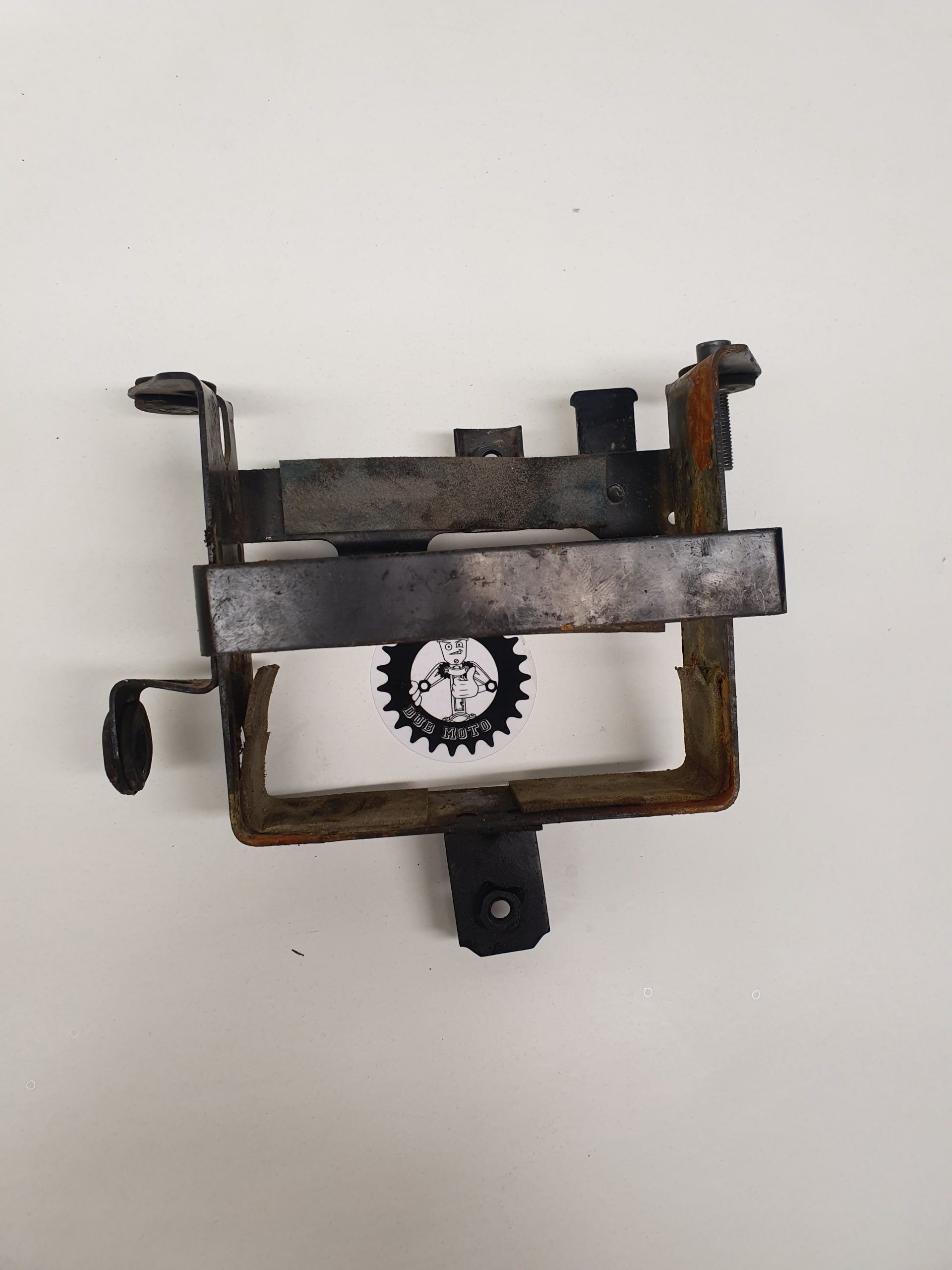 support batterie suzuki 600 dr