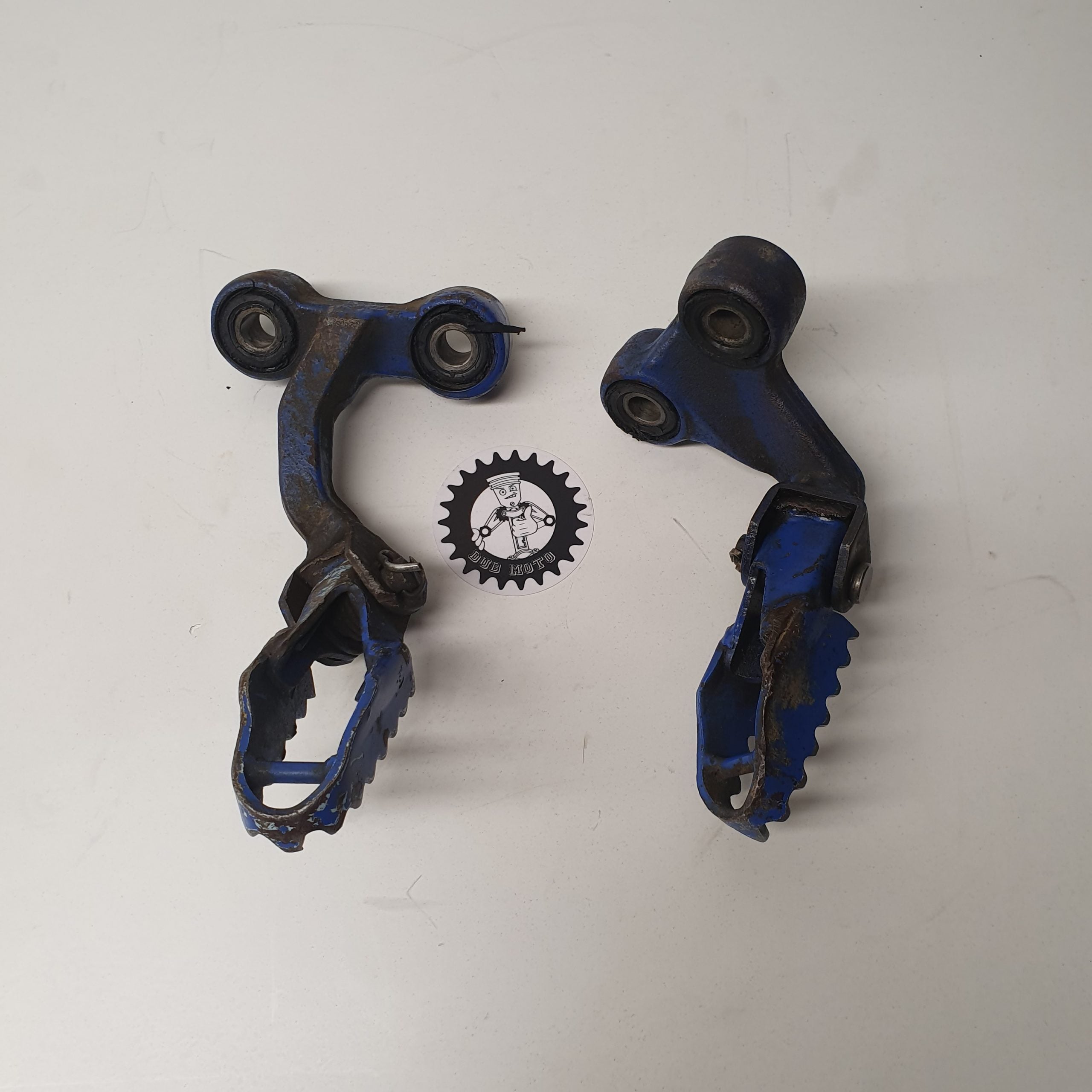 cale pied suzuki 600 dr-2